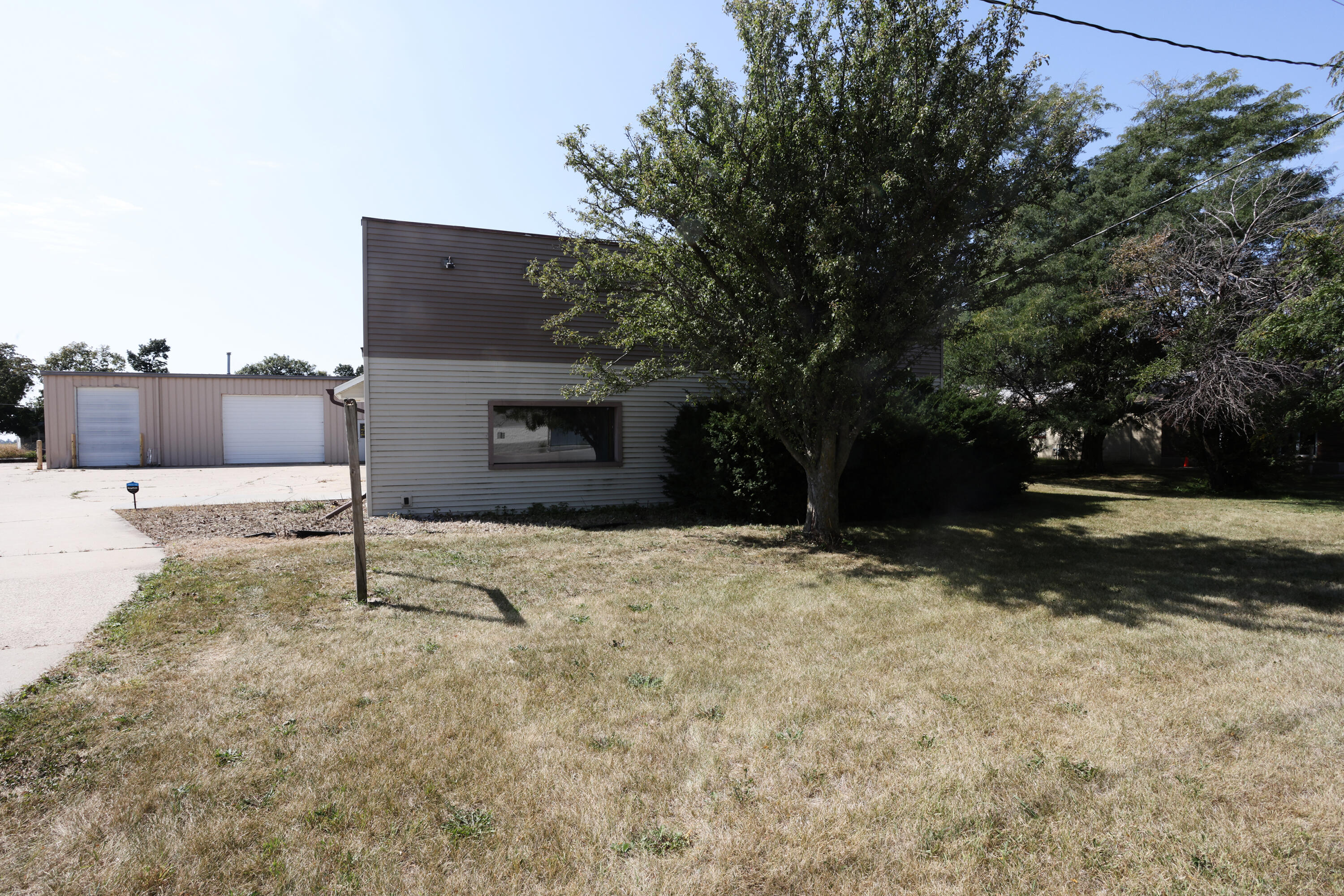 2136 Mamie Eisenhower Avenue Property Photo 1