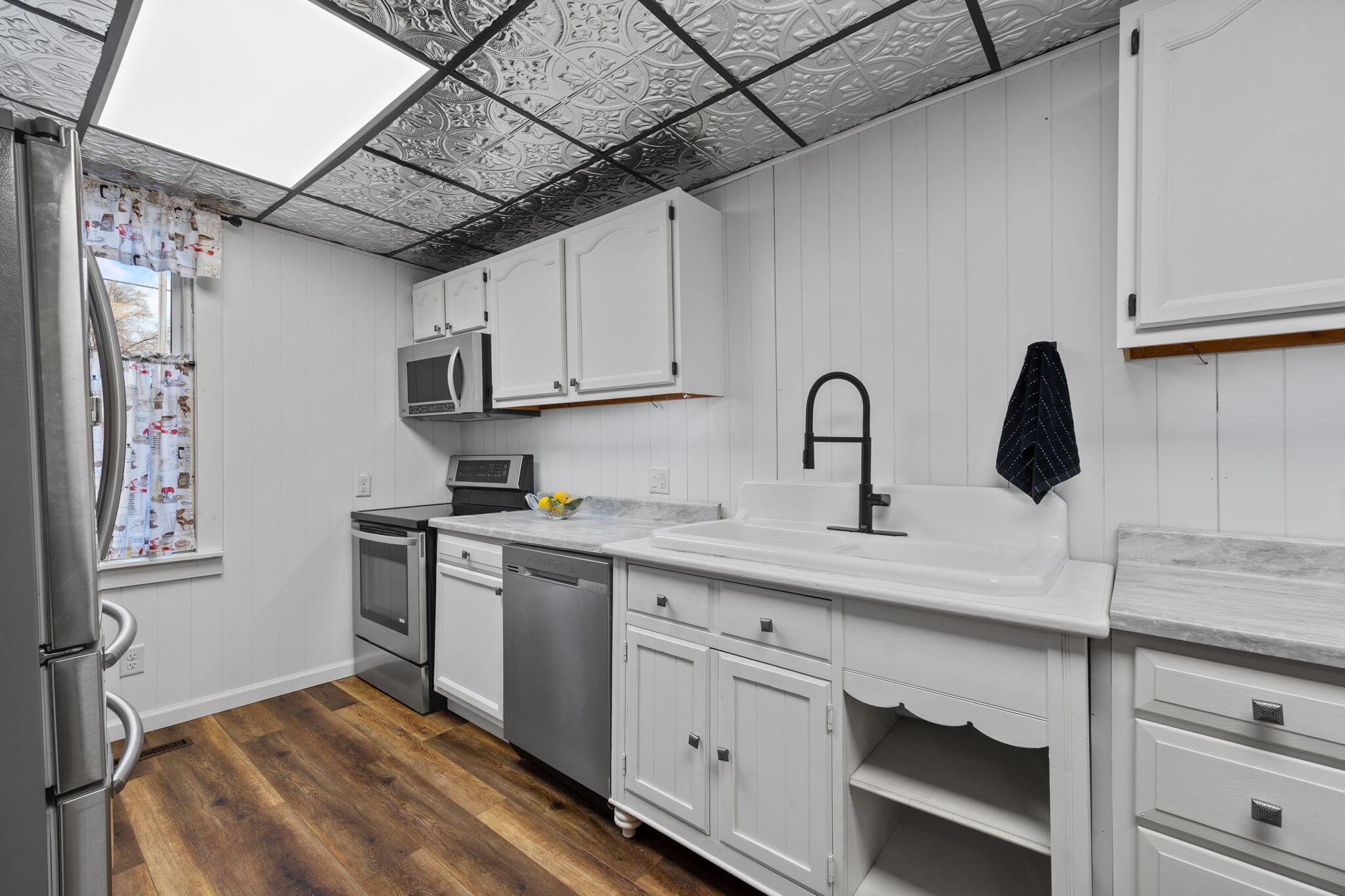 610 State Street Property Photo 6