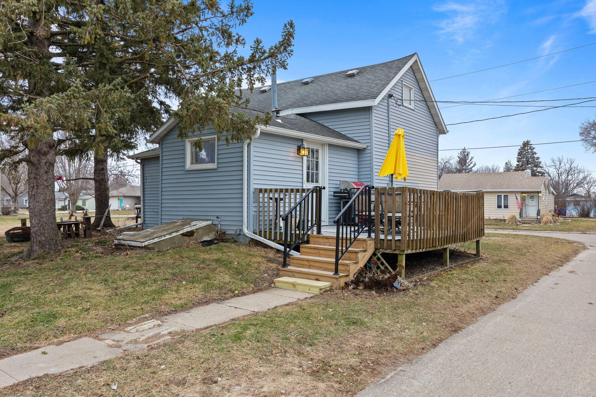 610 State Street Property Photo 15