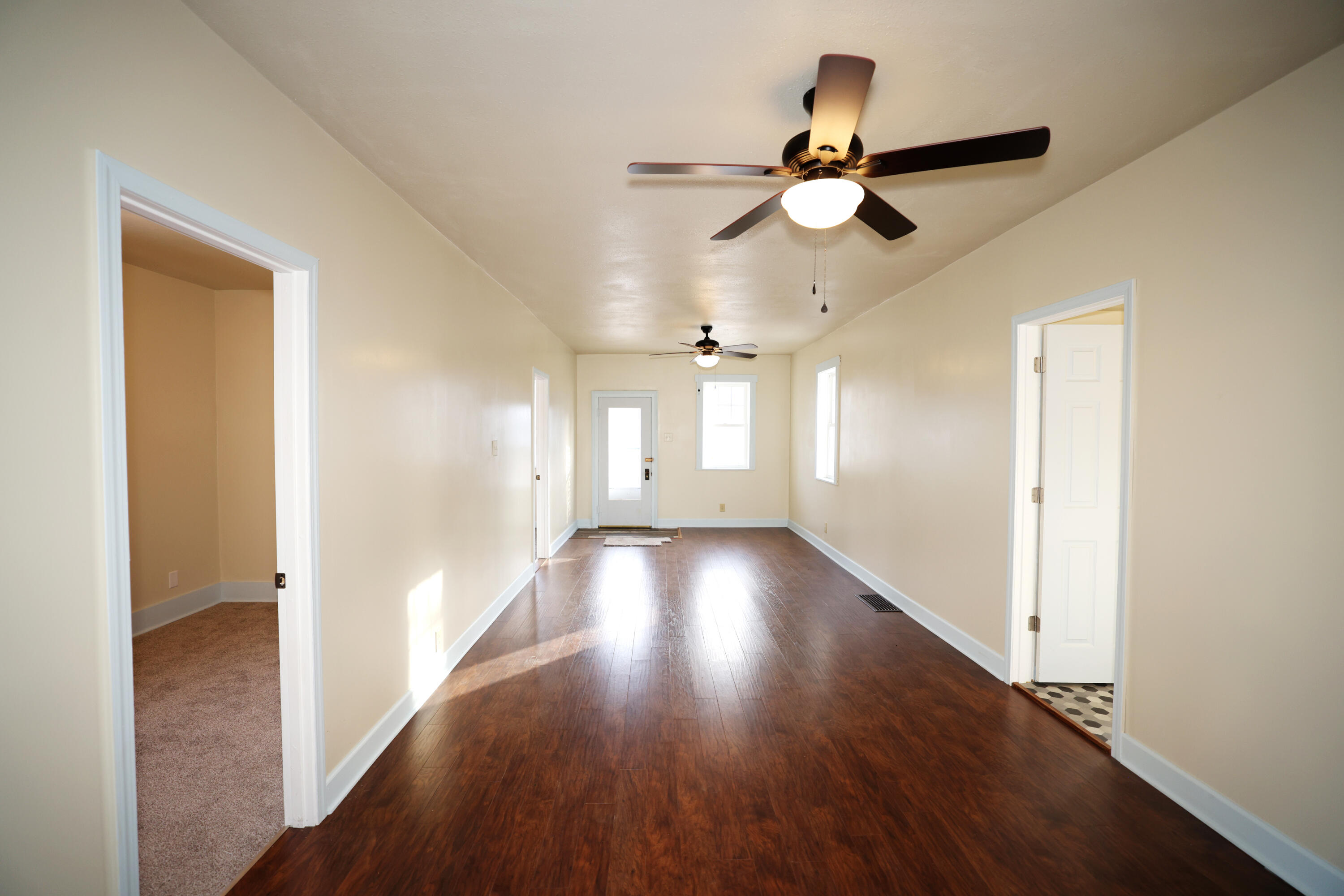 1009 Mamie Eisenhower Avenue Property Photo 5