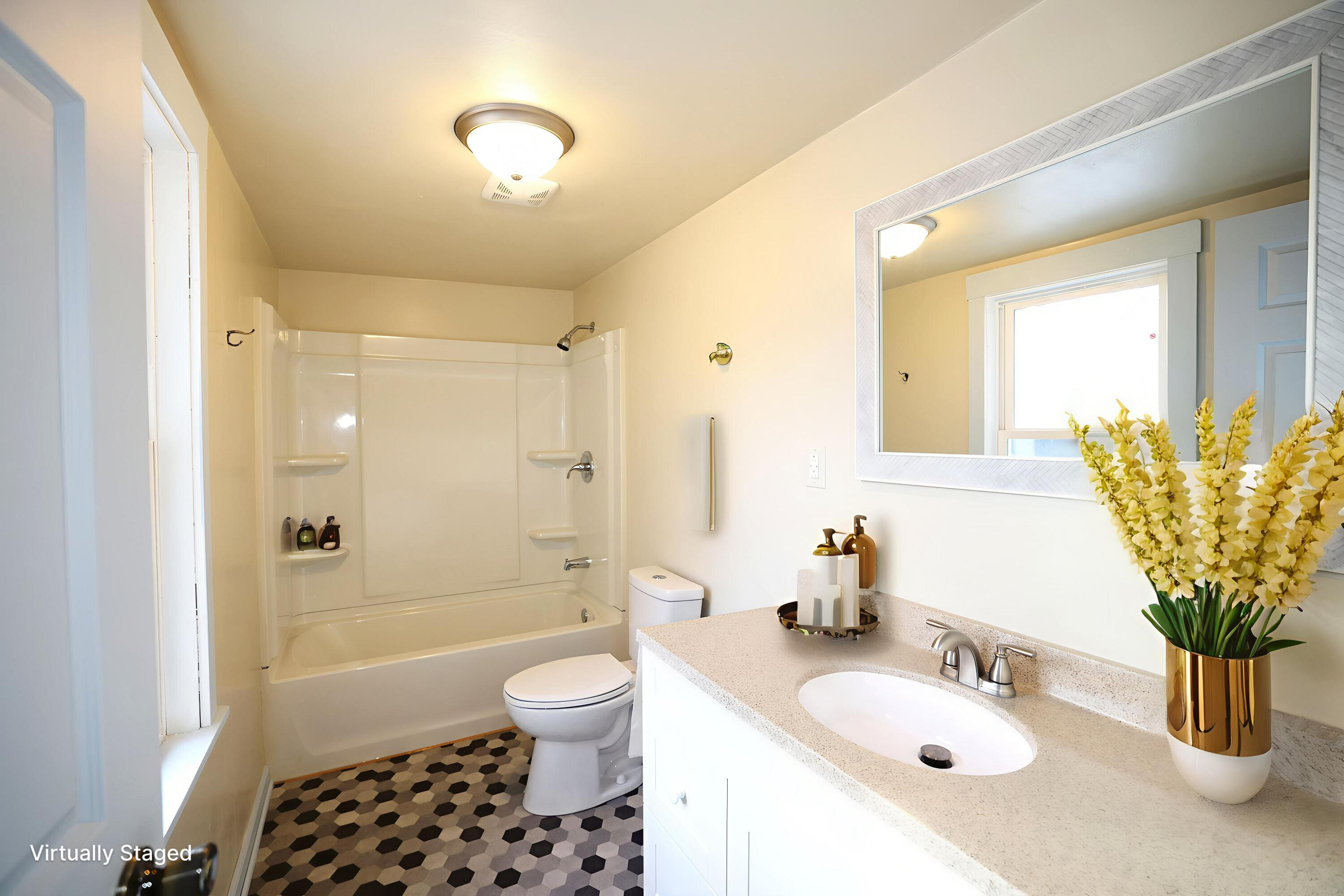 1009 Mamie Eisenhower Avenue Property Photo 10