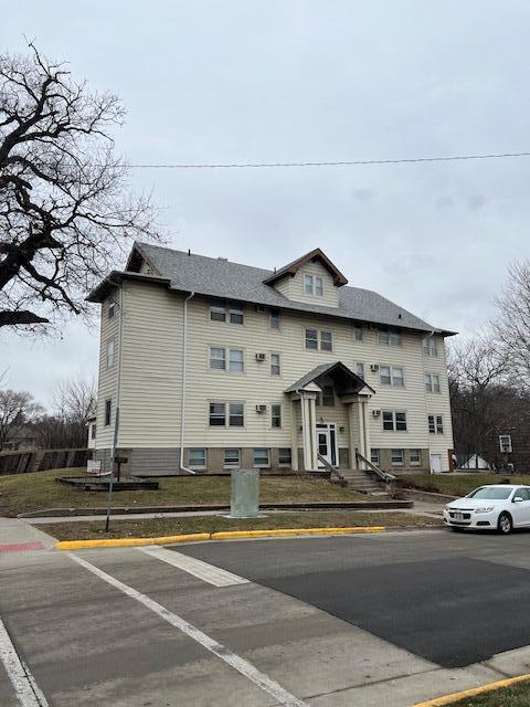 2907/203 West/Campus Street Property Photo 1