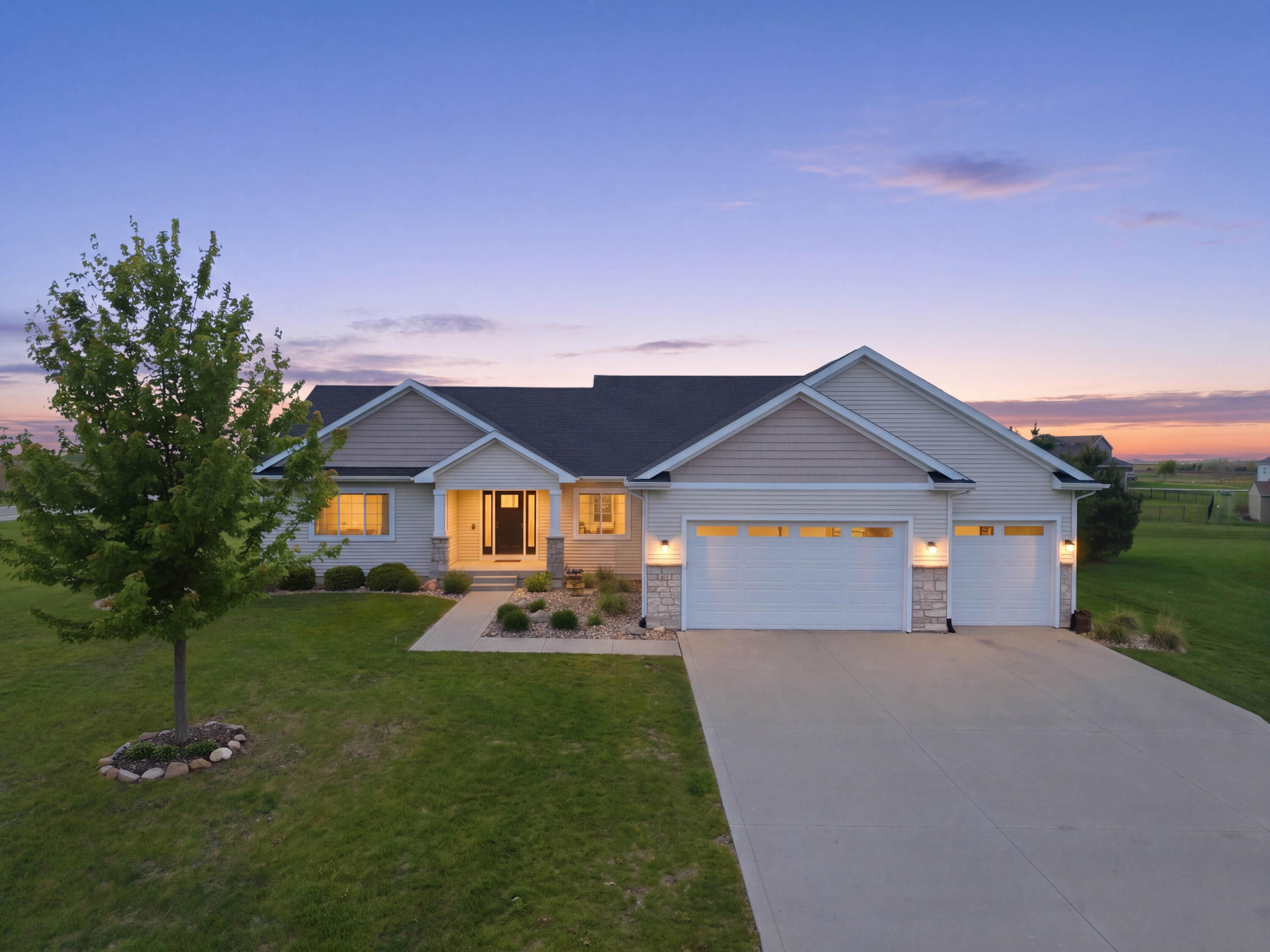 5211 Harvest Road Property Photo 1