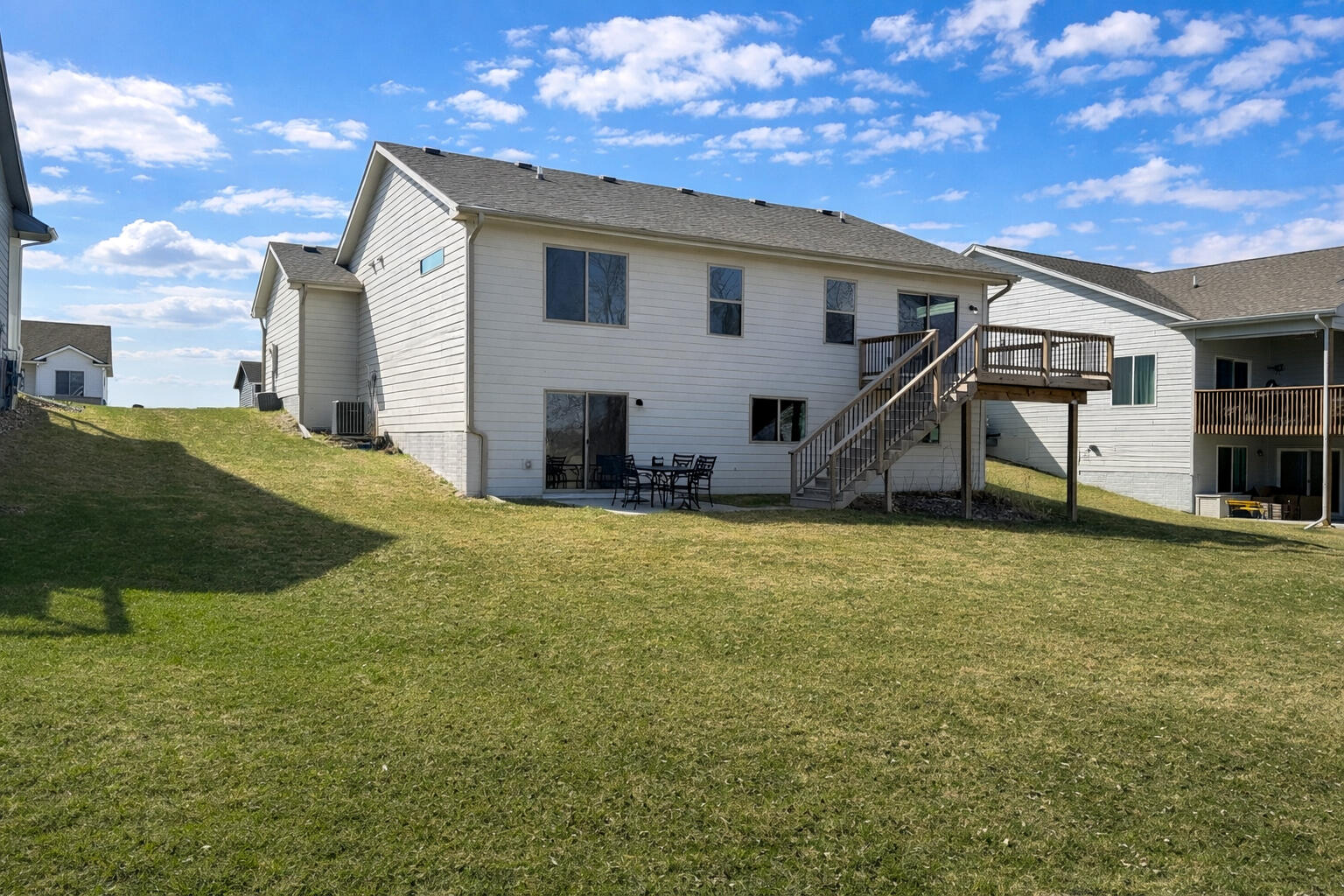 605 E Vista Lake Avenue Property Photo 4