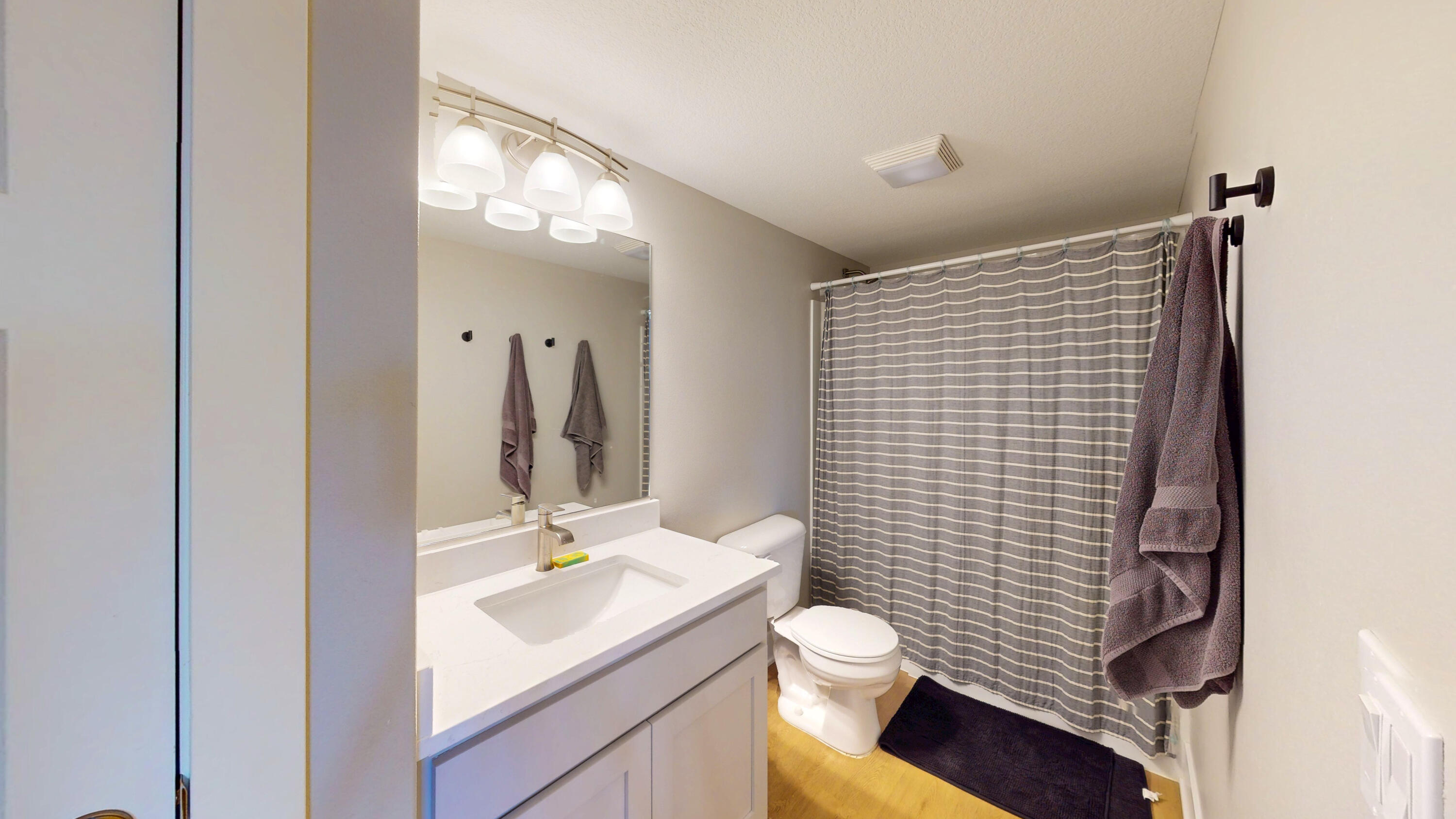 605 E Vista Lake Avenue Property Photo 22