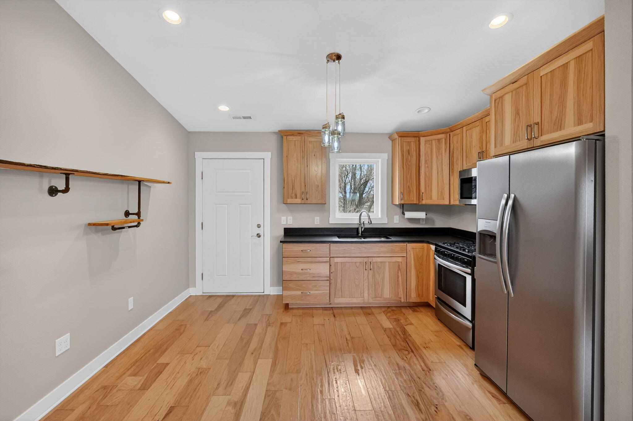 3371 Ubben Avenue Property Photo 4