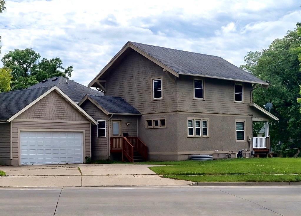 1011 24th Street Property Photo 2
