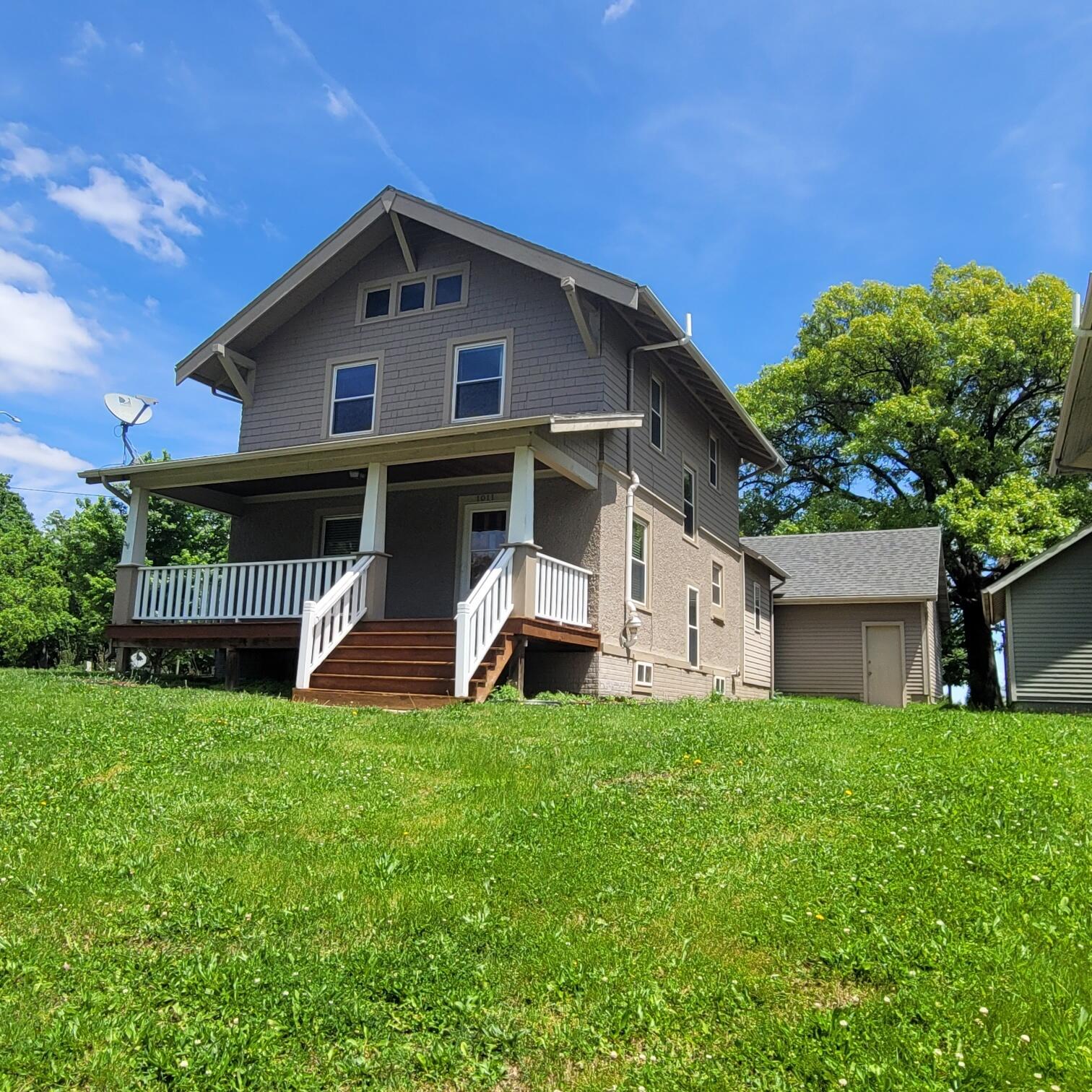 1011 24th Street Property Photo 3