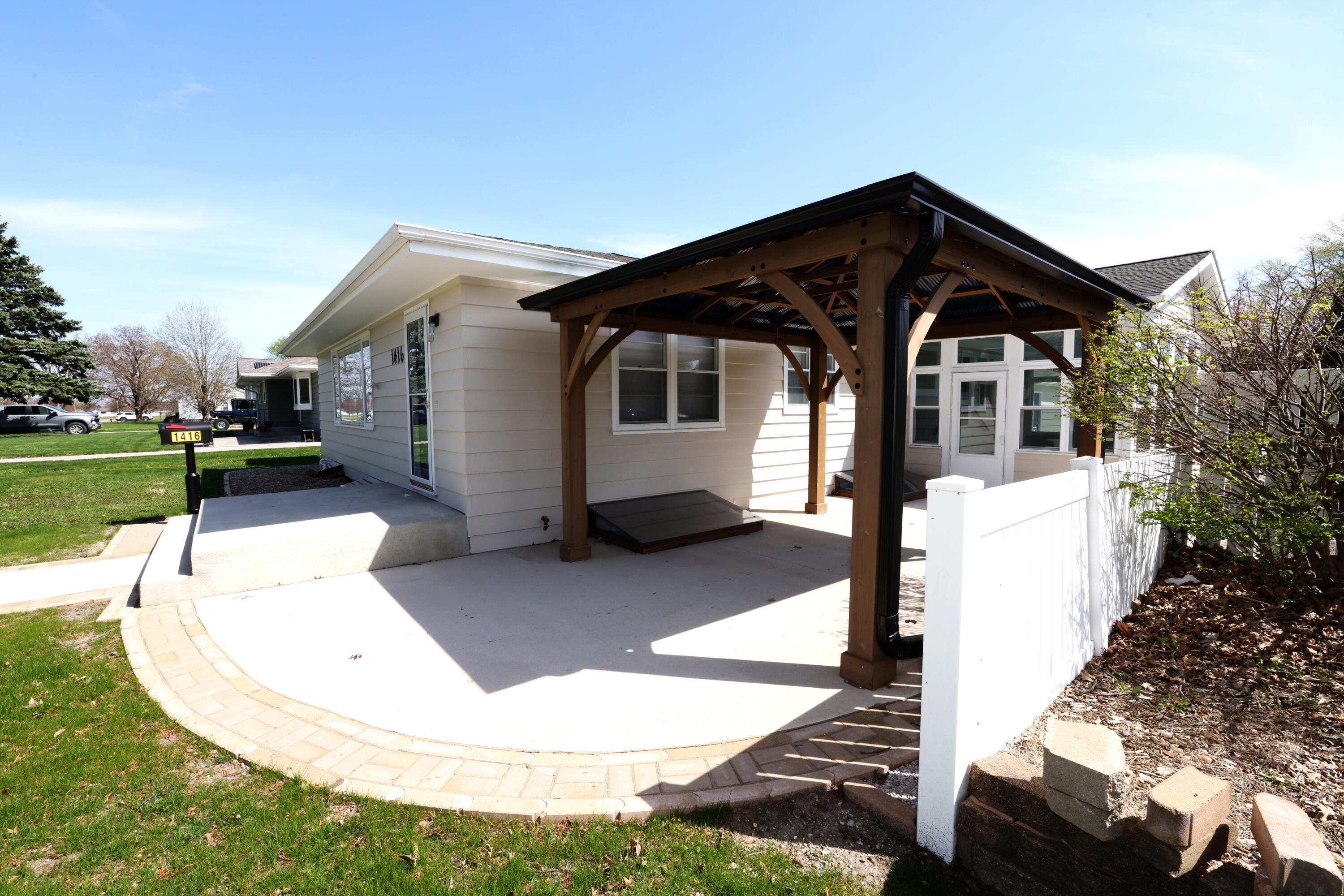 1416 Aldrich Avenue Property Photo 2