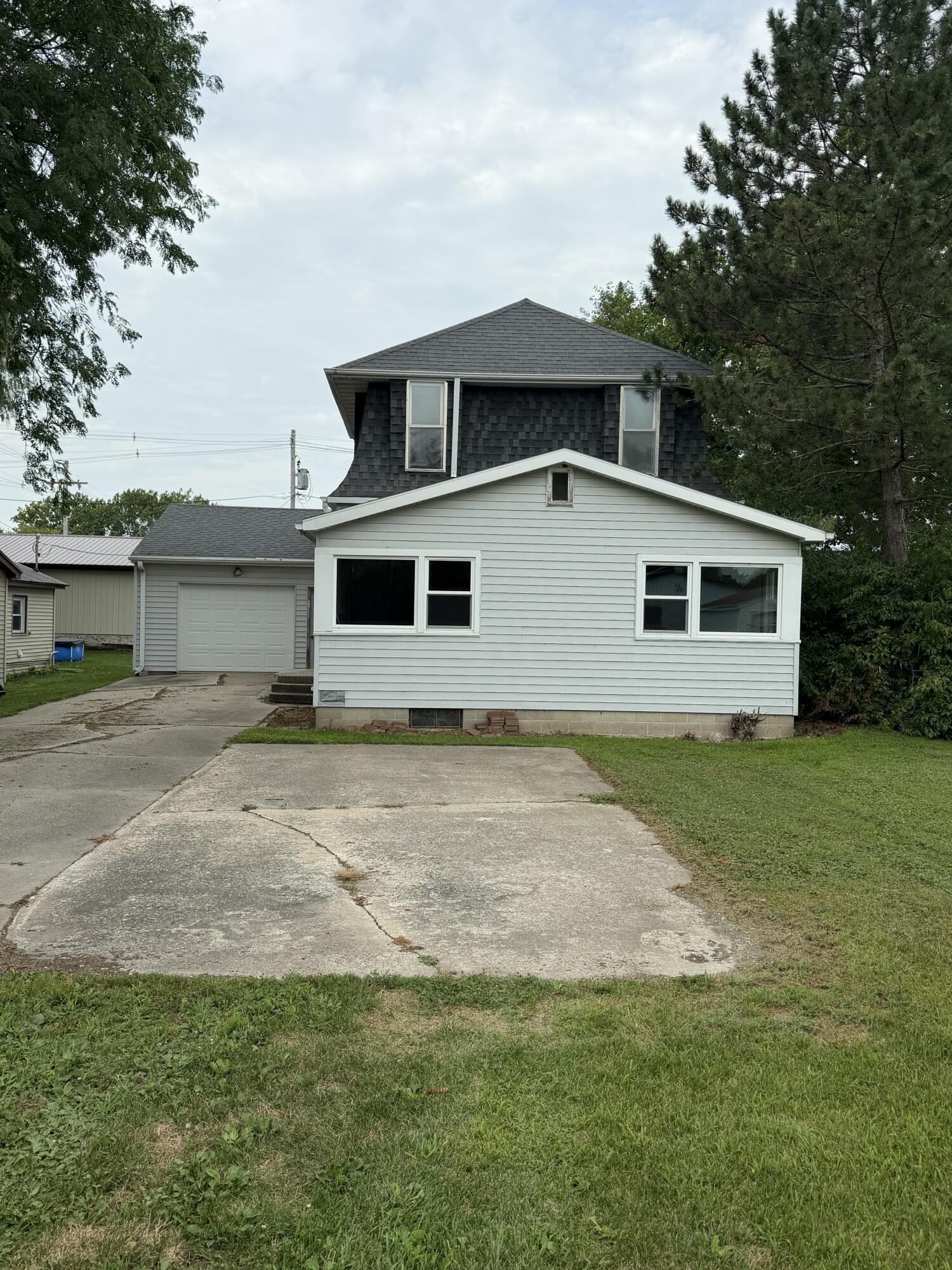 1527 Dayton Street Property Photo 1