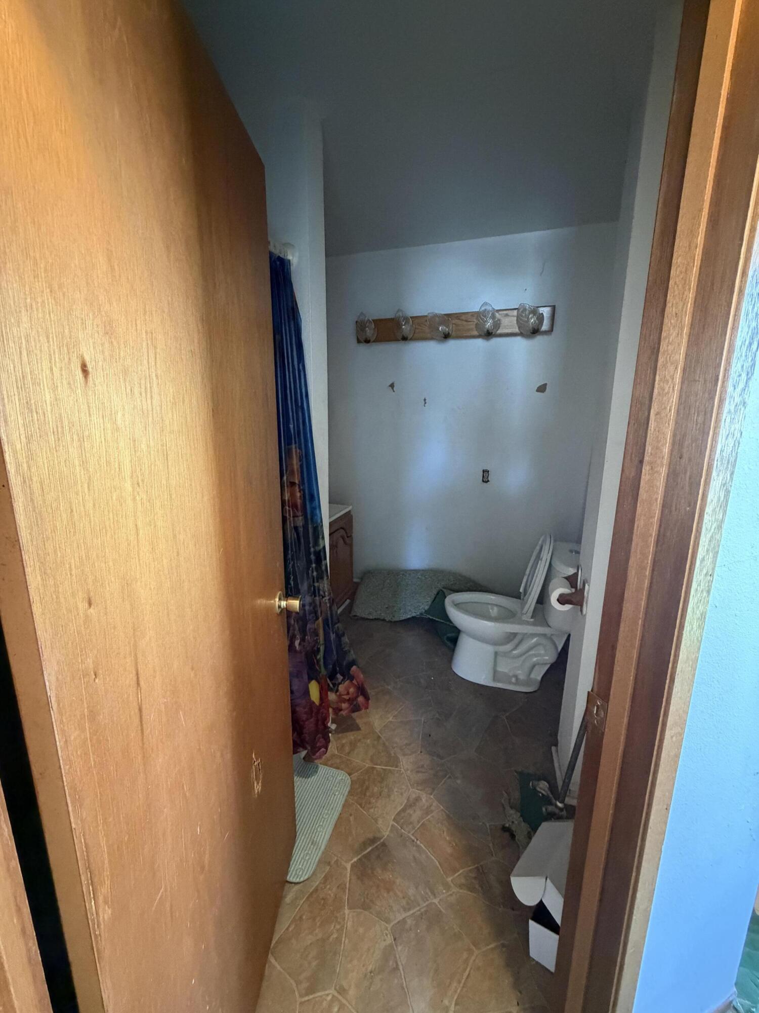 1527 Dayton Street Property Photo 10