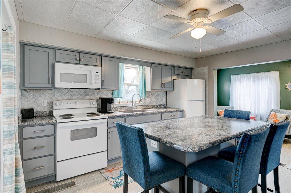 1628 Dearborn Street Property Photo 7