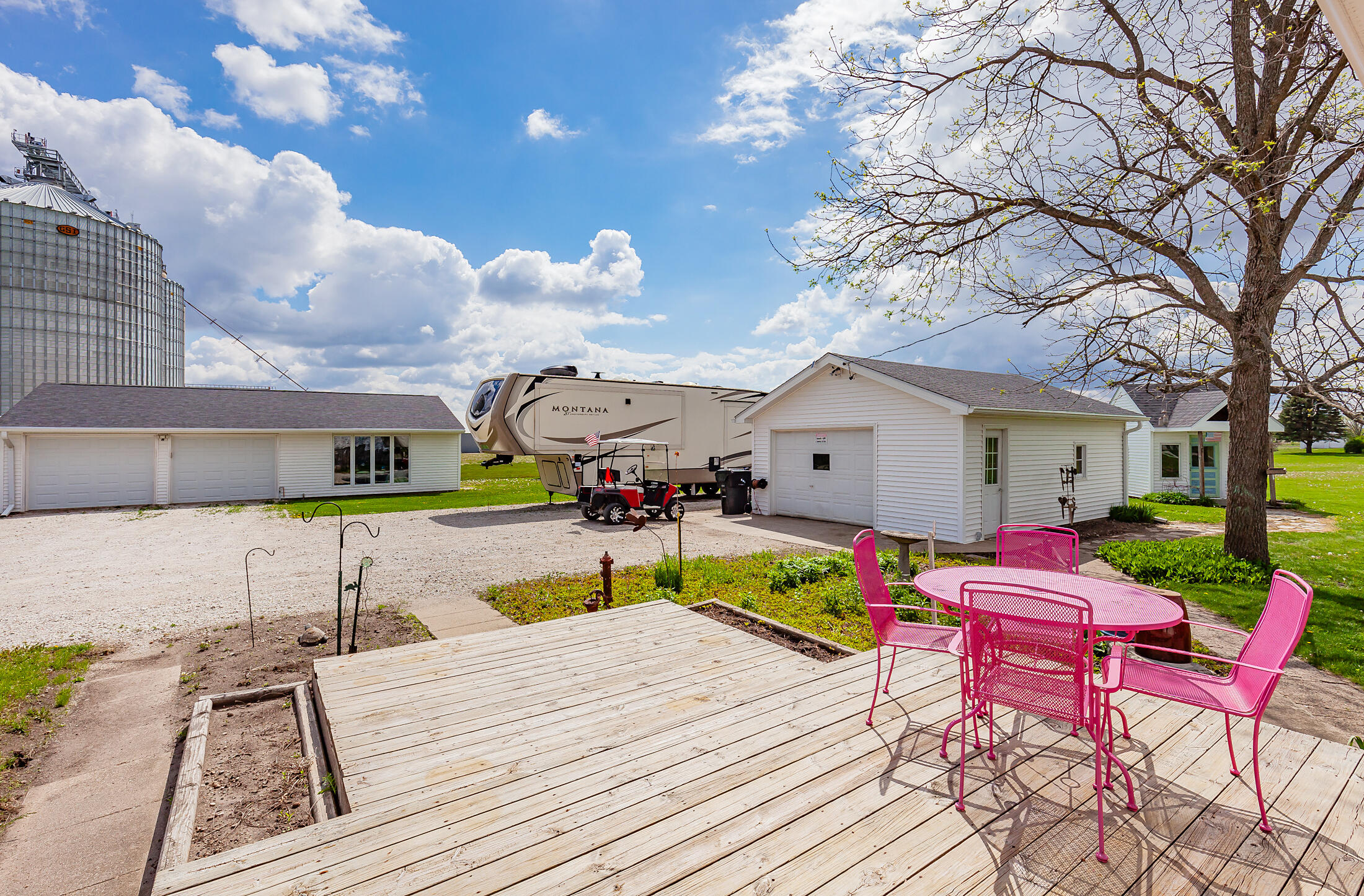 402 S Vine Street Property Photo 6