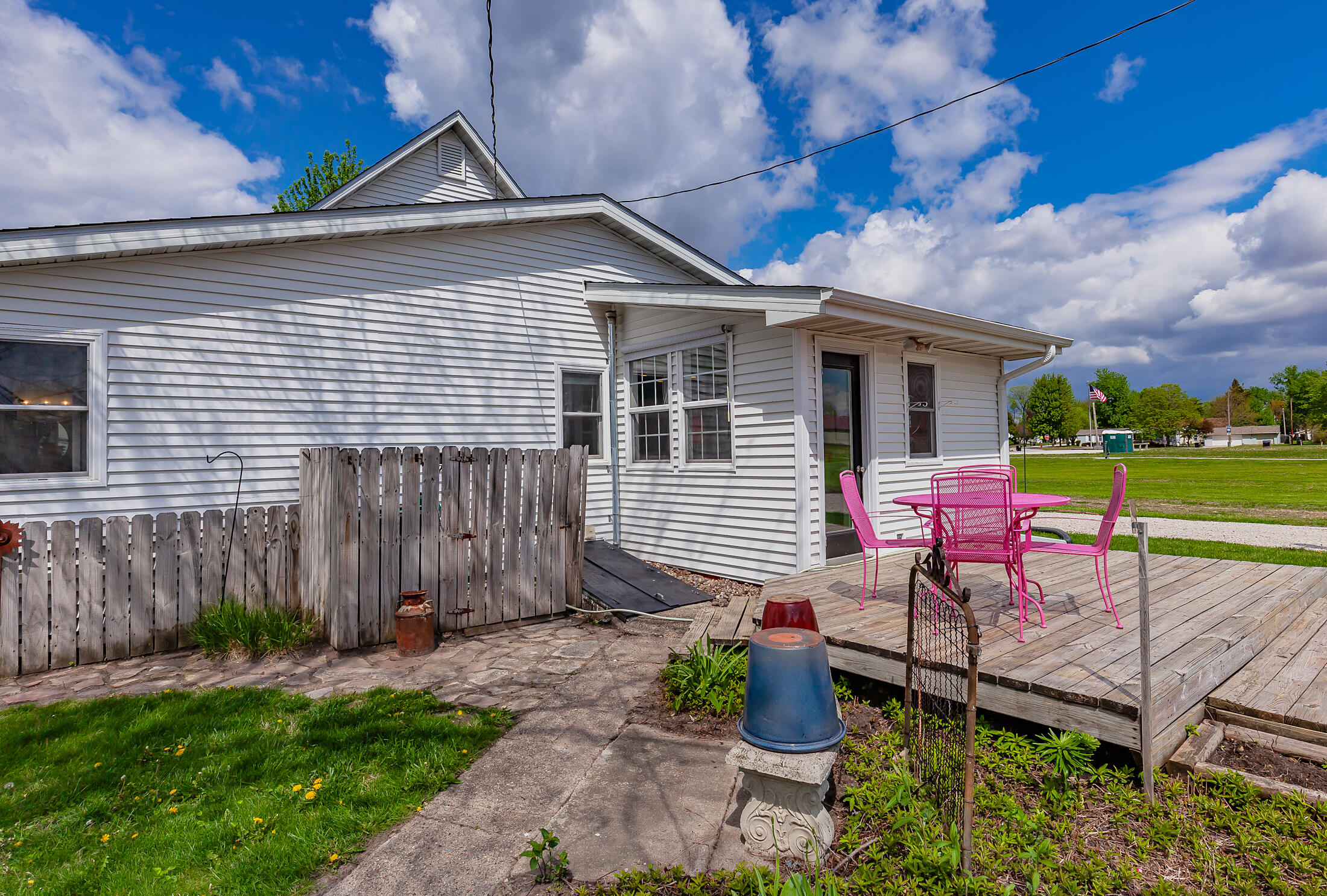 402 S Vine Street Property Photo 7