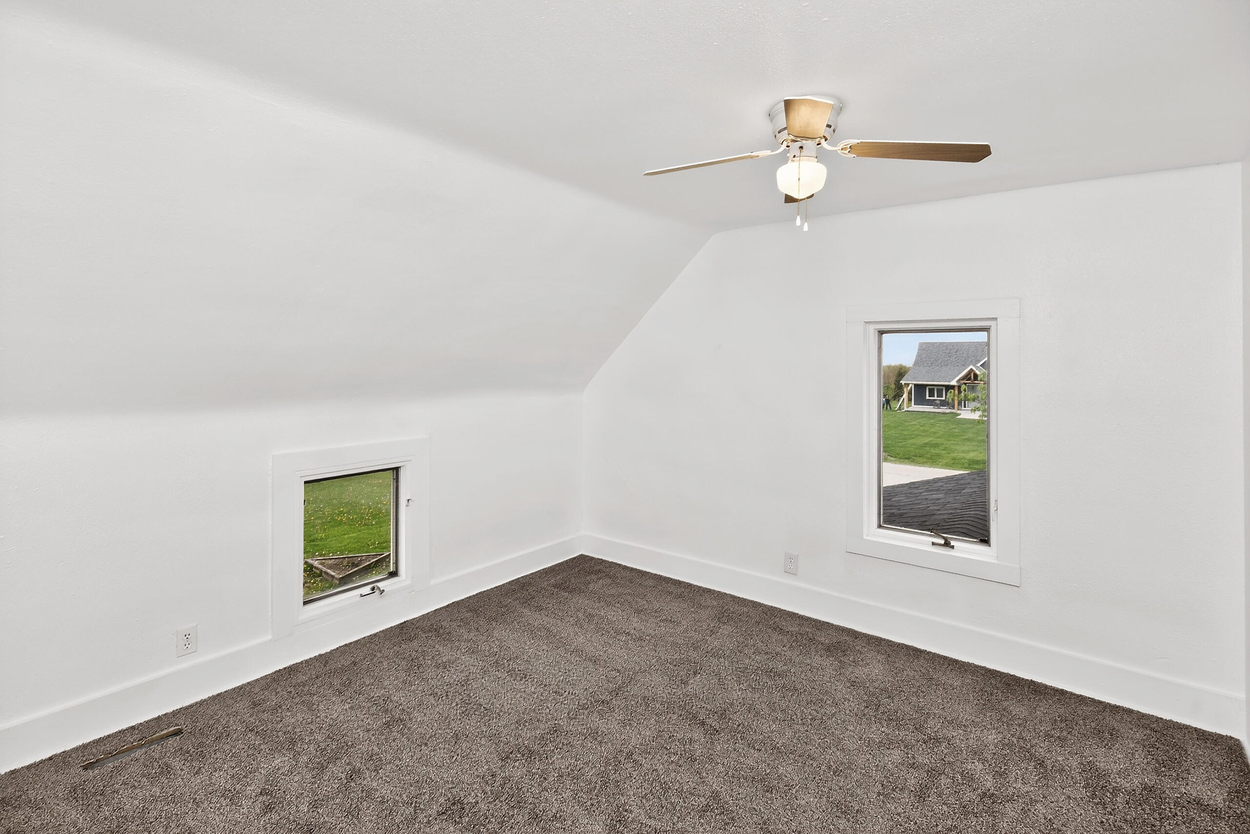 402 S Vine Street Property Photo 28