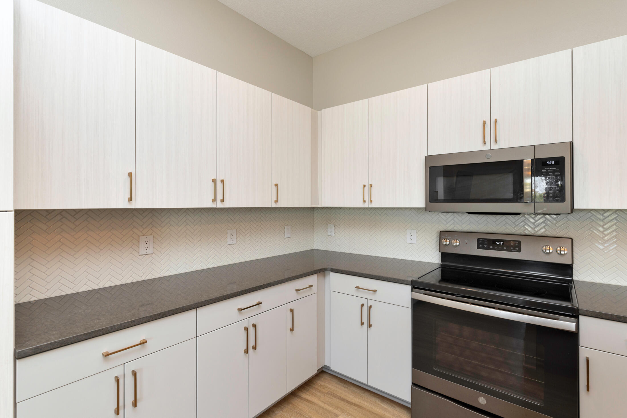 450 Sw 7th Street 304 Property Photo 16