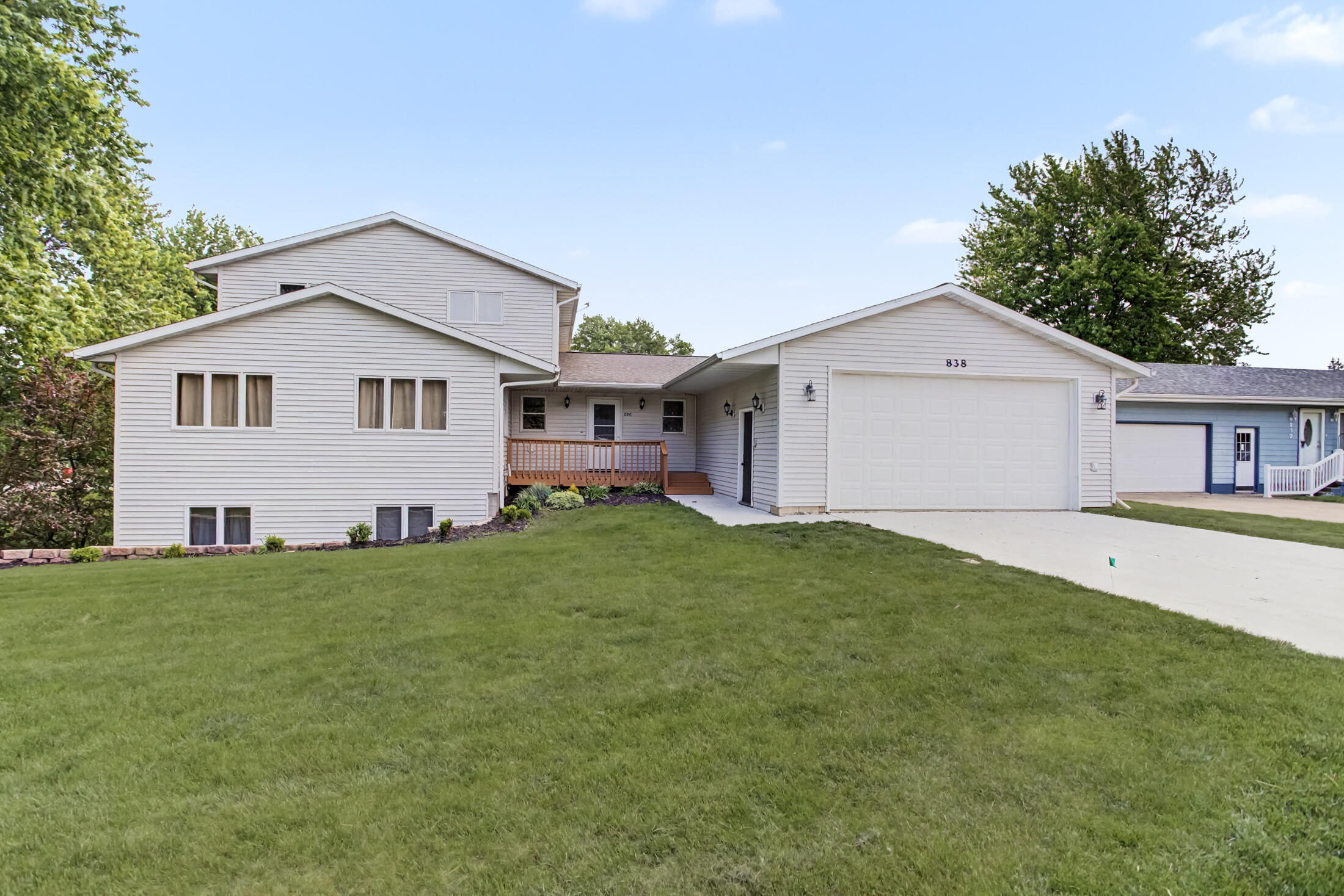 838 3rd Street Property Photo 1