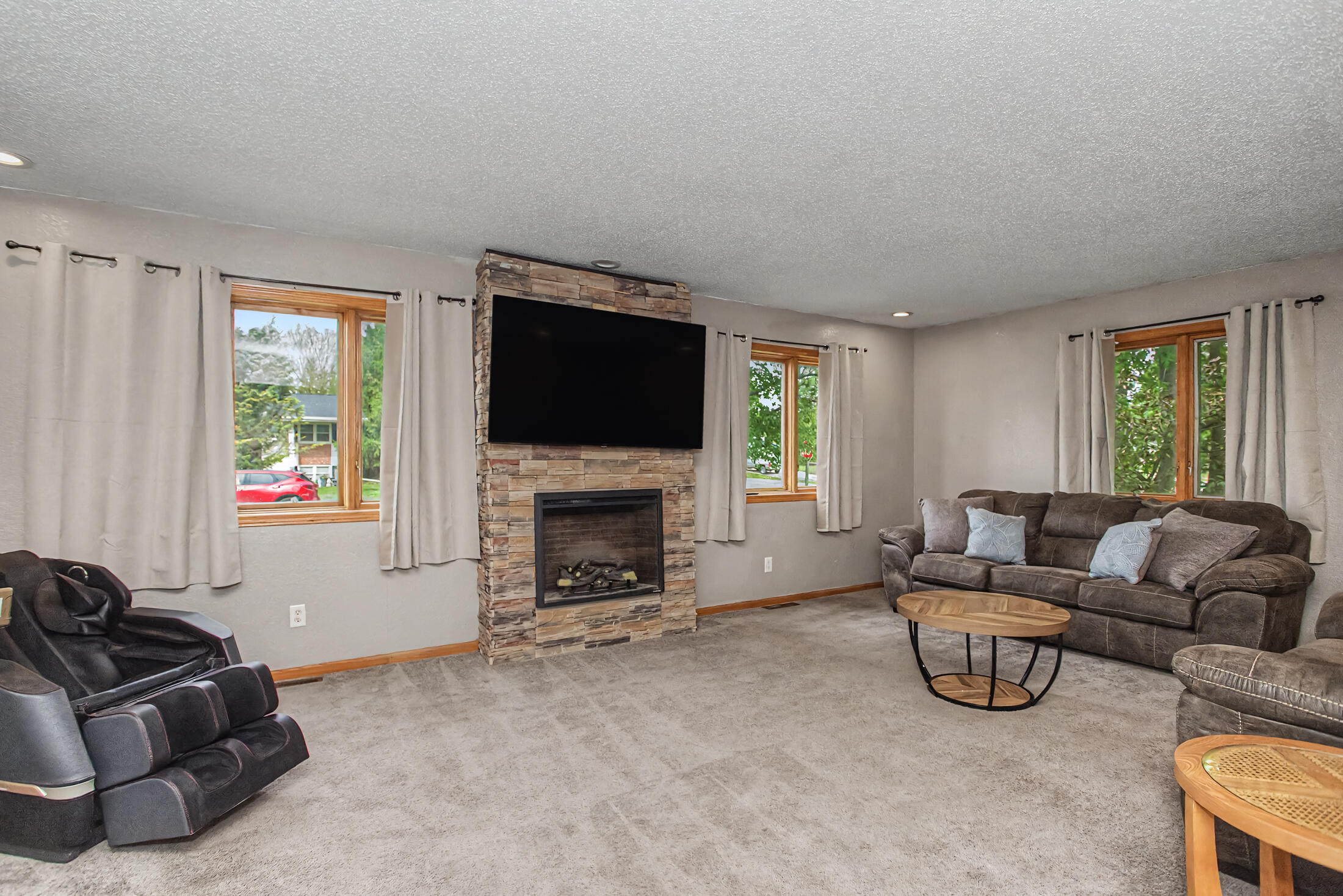 838 3rd Street Property Photo 4