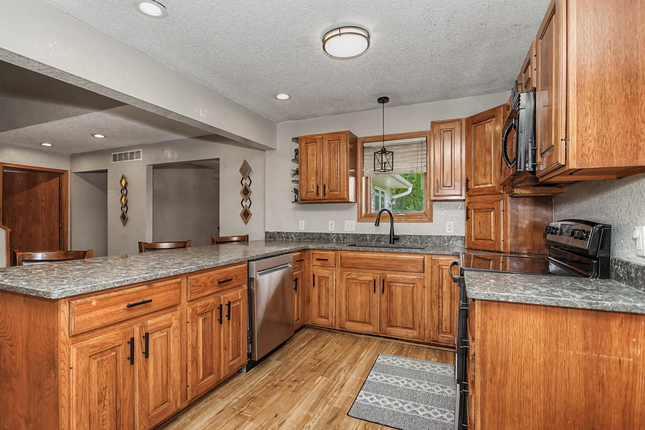 838 3rd Street Property Photo 9