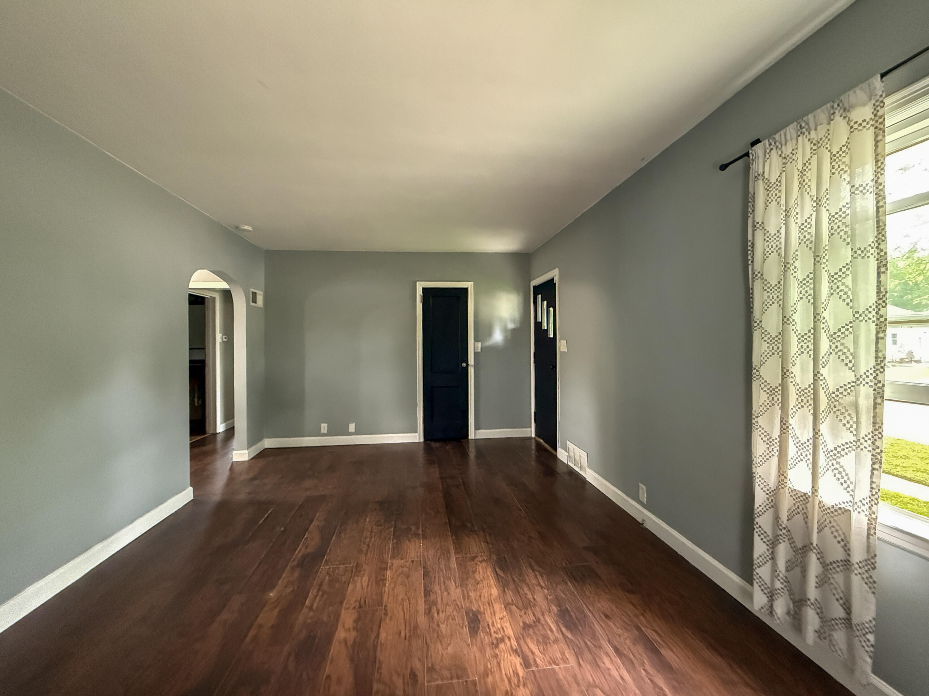 719 Union Street Property Photo 3