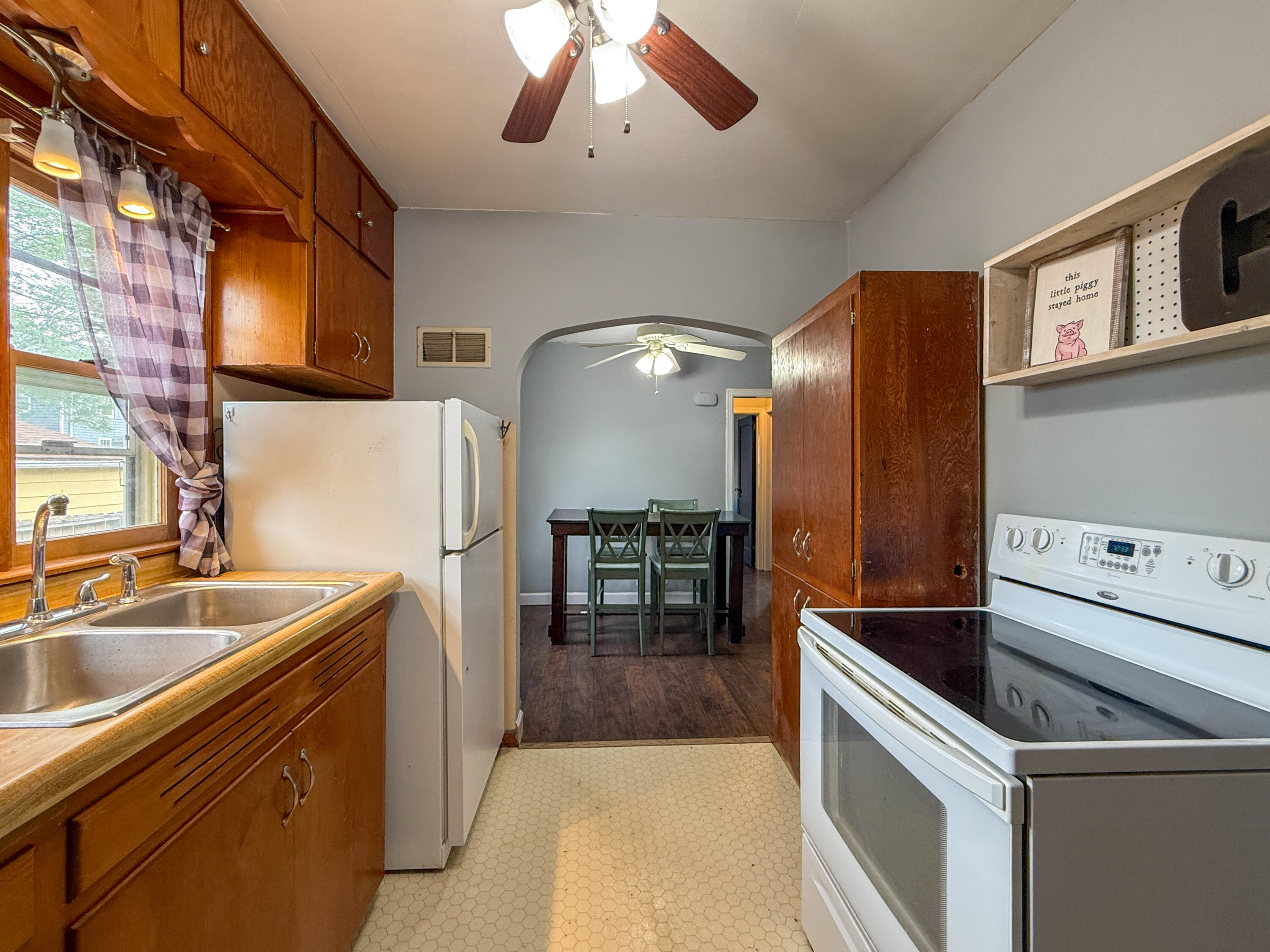 719 Union Street Property Photo 4