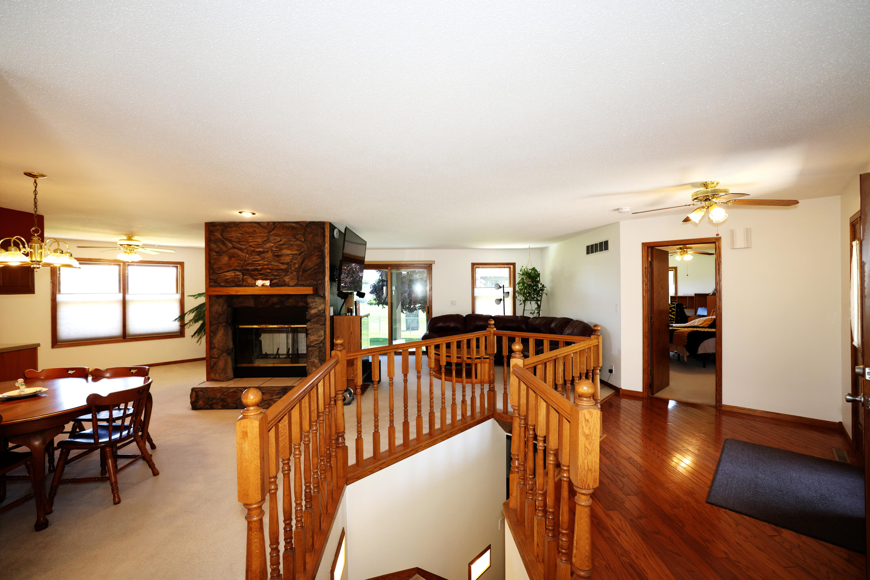 713 Edgewood Lane Property Photo 6