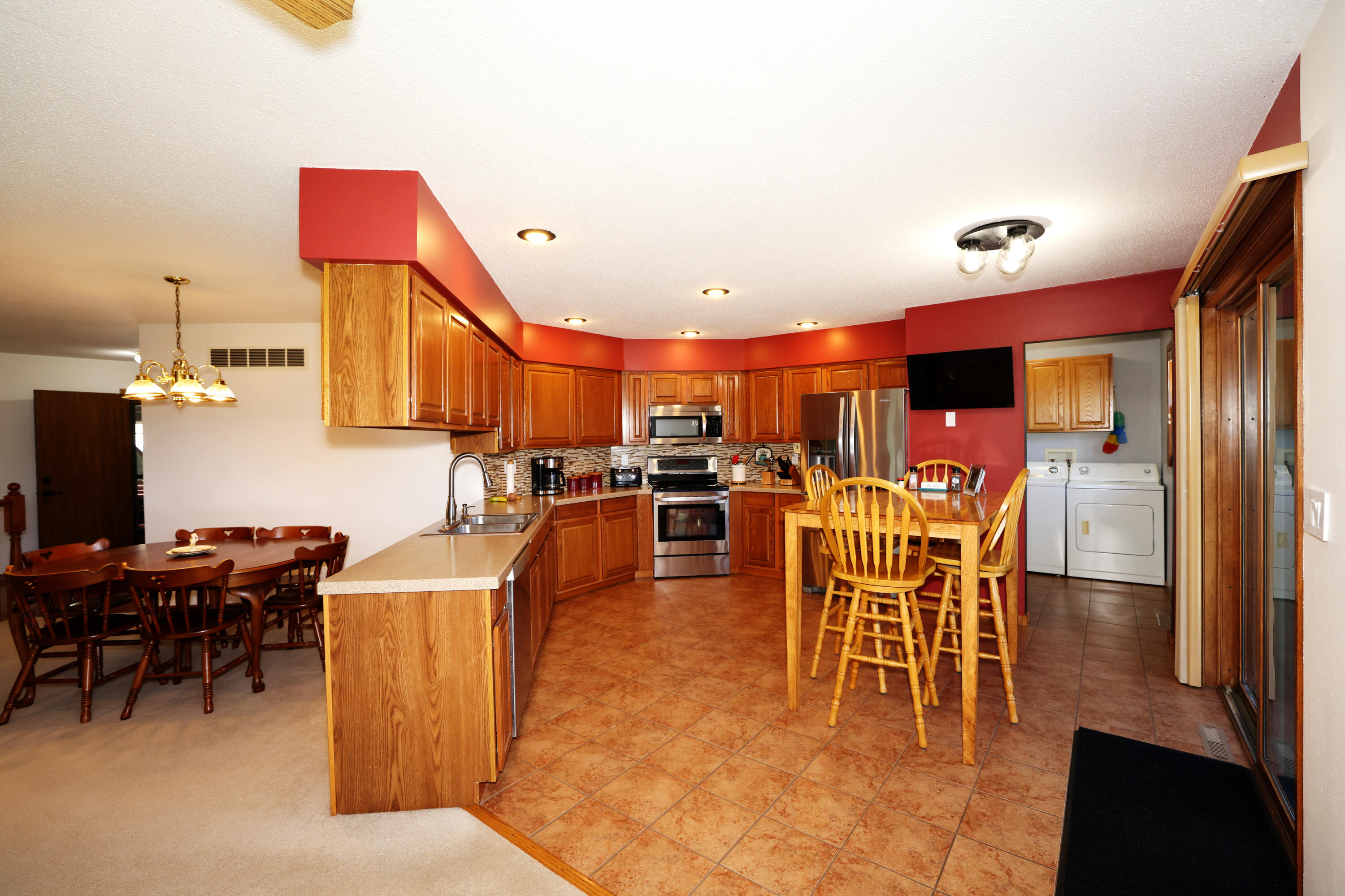 713 Edgewood Lane Property Photo 10