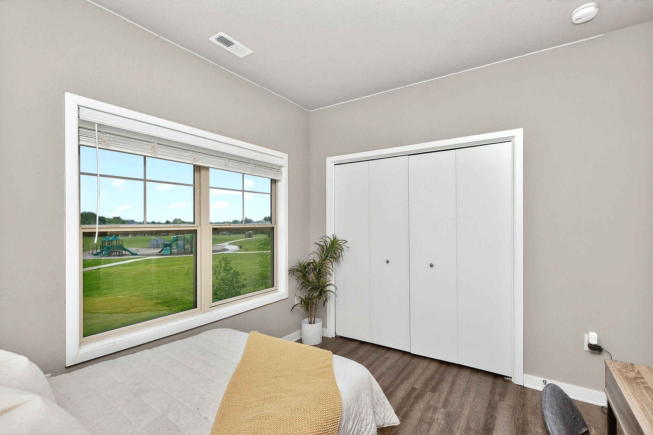 2511 Ne Oak Drive 2 Property Photo 18