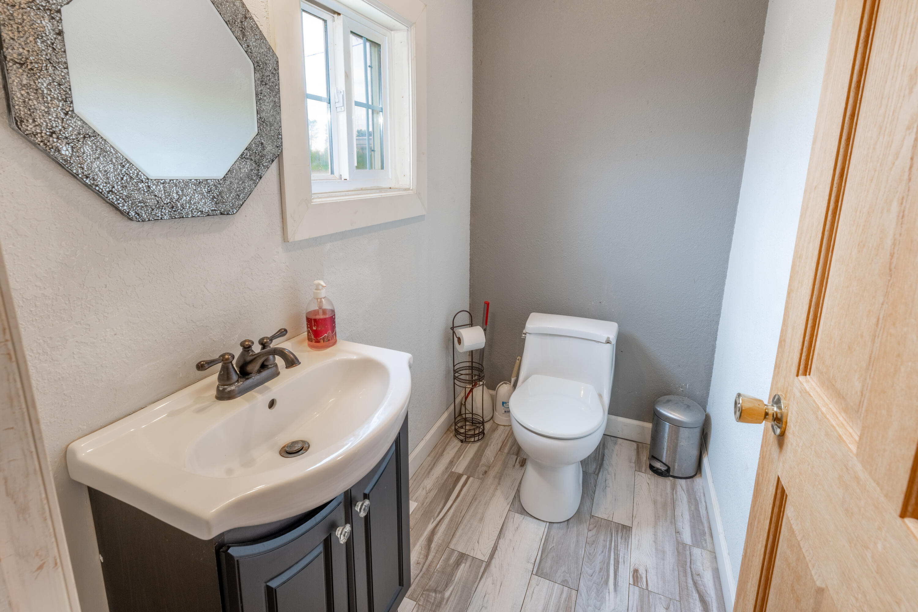 2175 Qm Avenue Property Photo 9