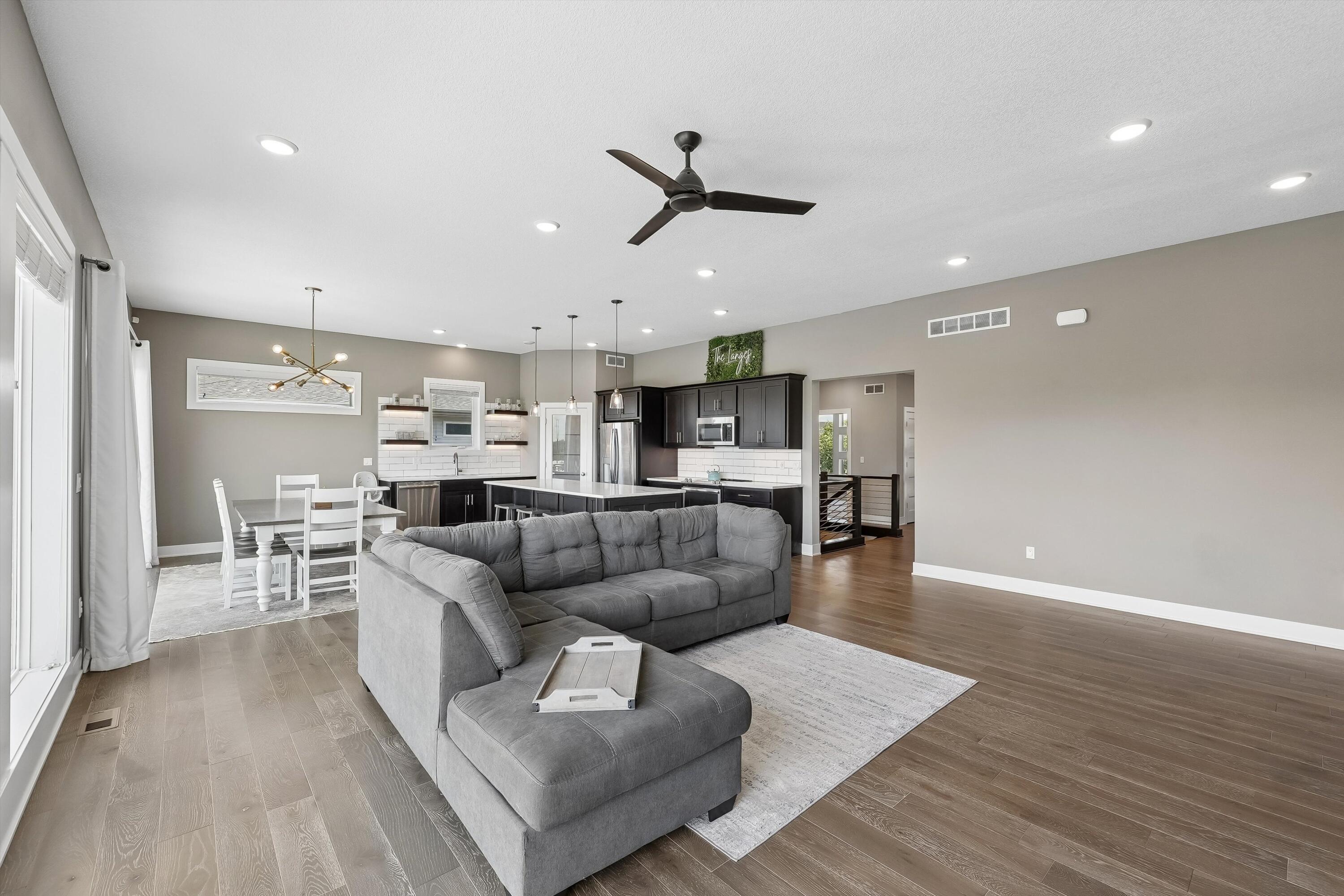 2122 Leopold Drive Property Photo 6