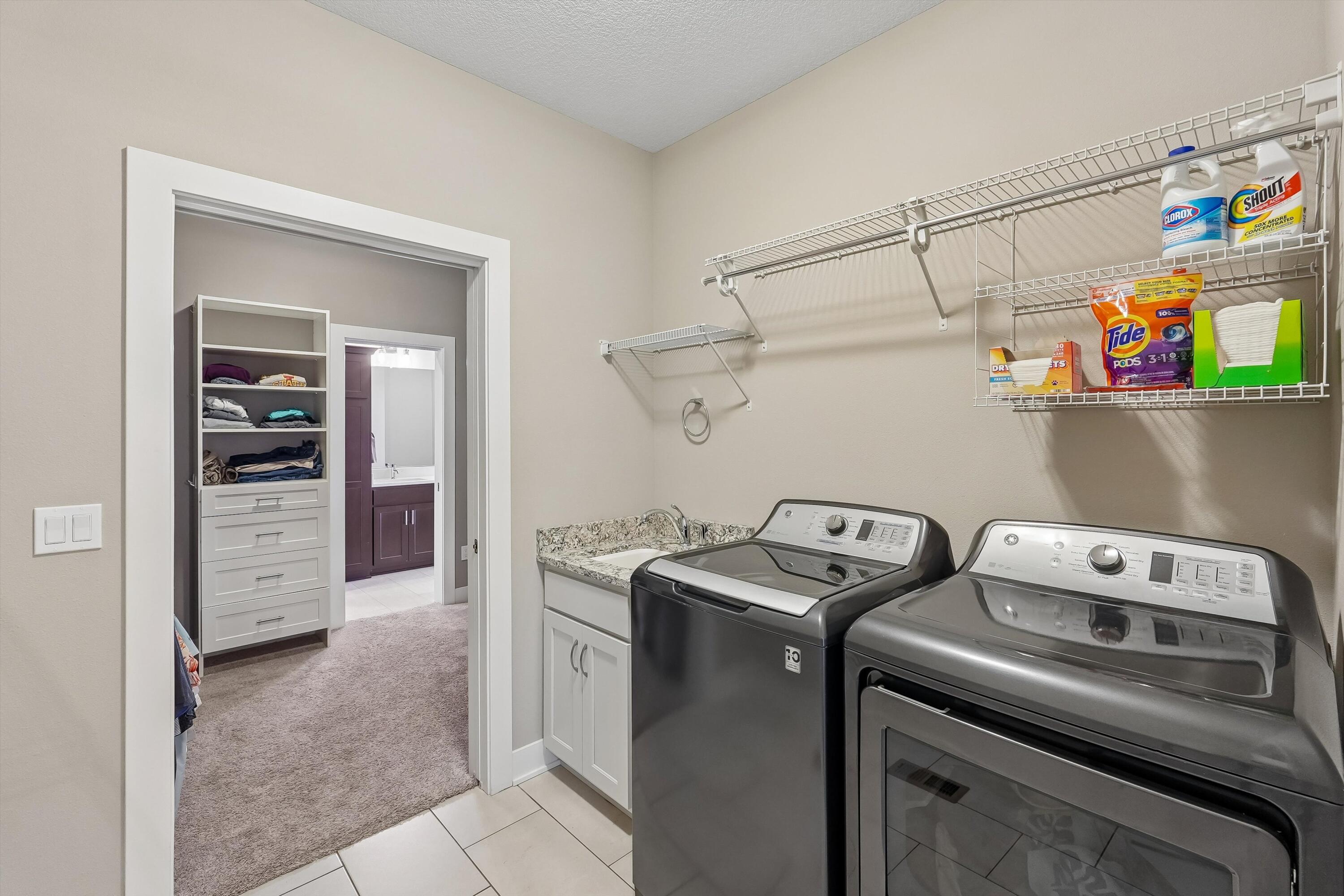 2122 Leopold Drive Property Photo 14