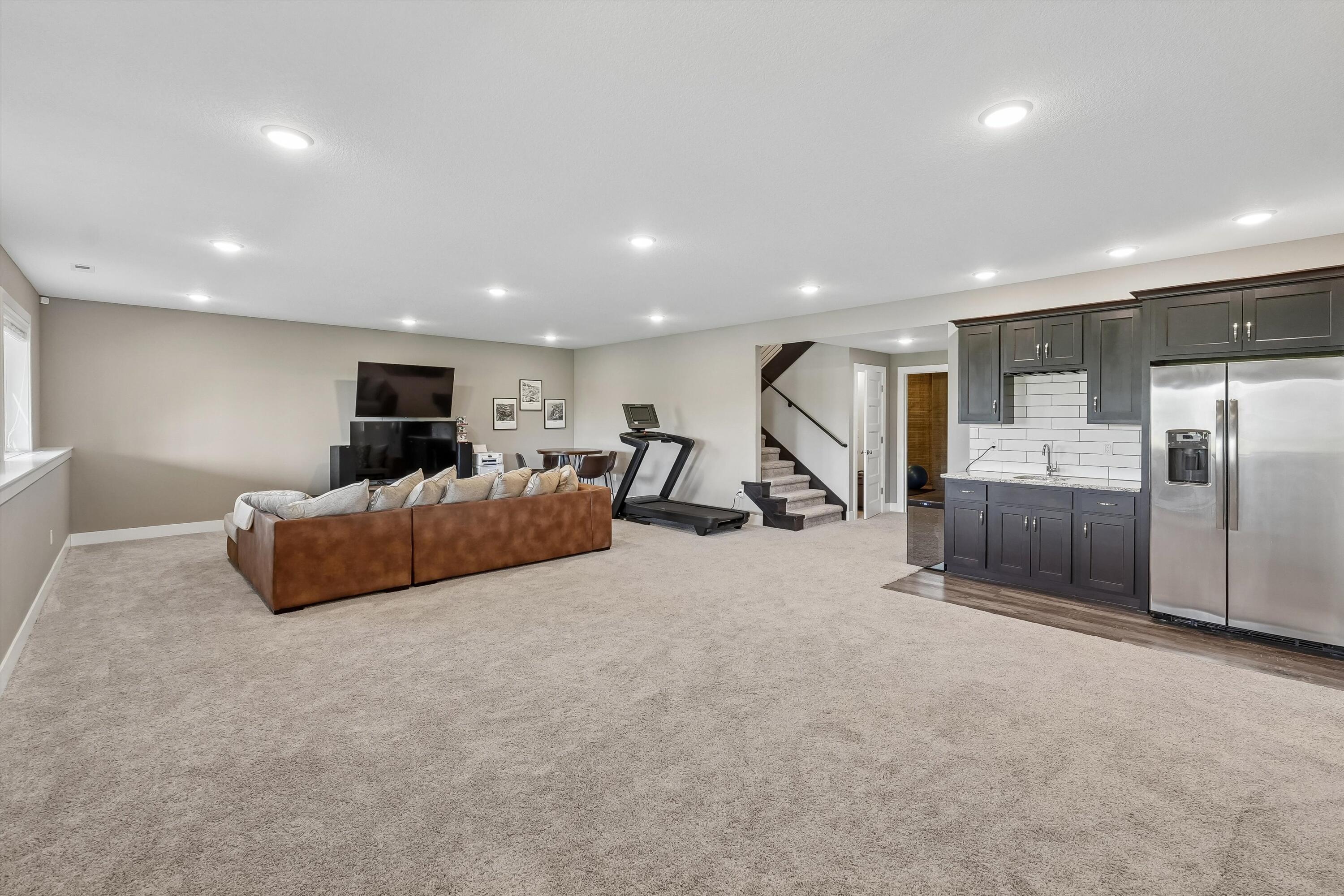2122 Leopold Drive Property Photo 18