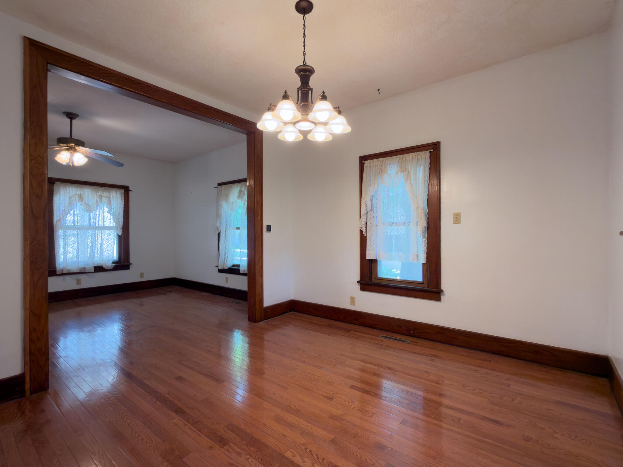 219 N Russell Avenue Property Photo 9