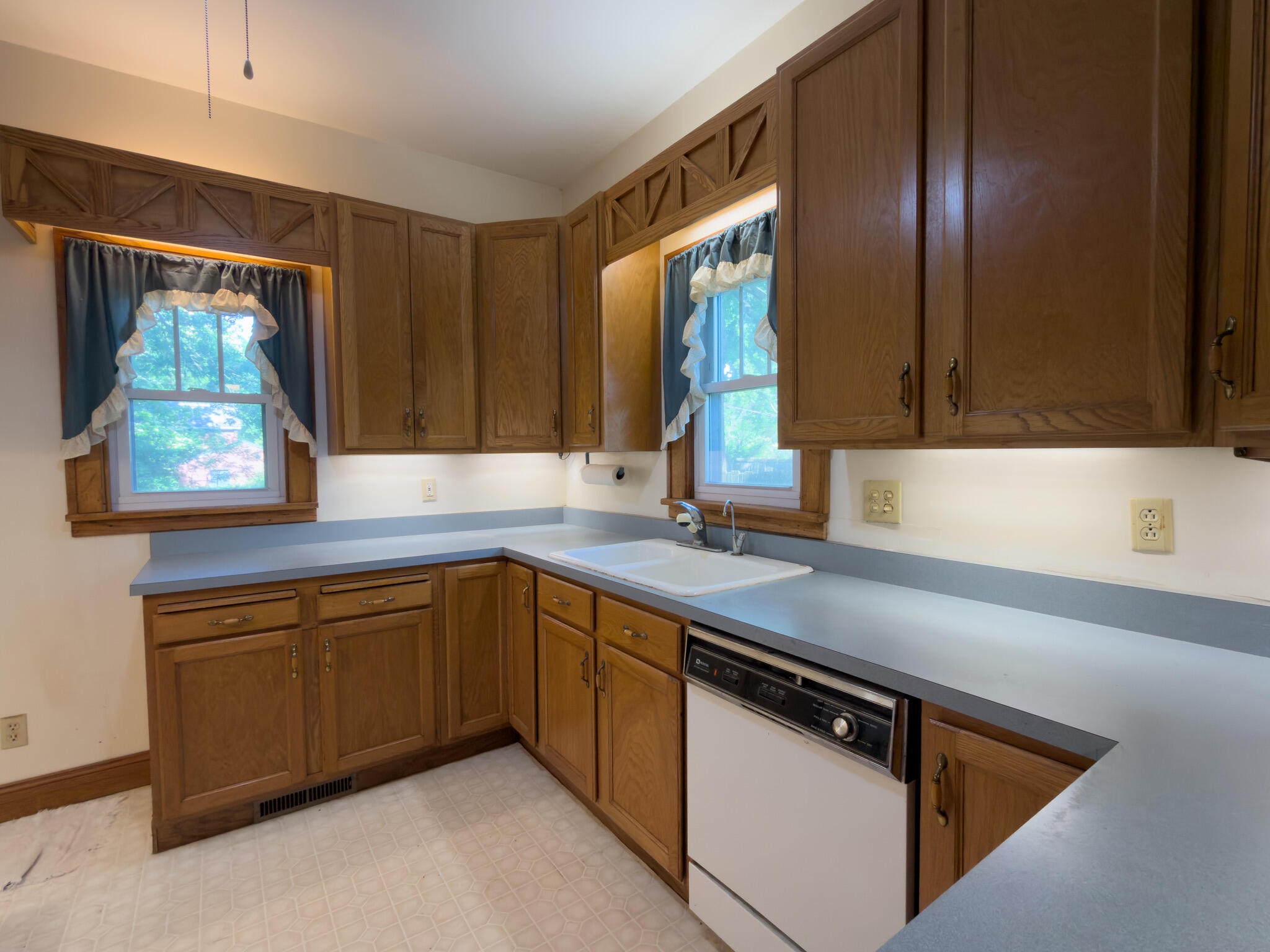 219 N Russell Avenue Property Photo 12