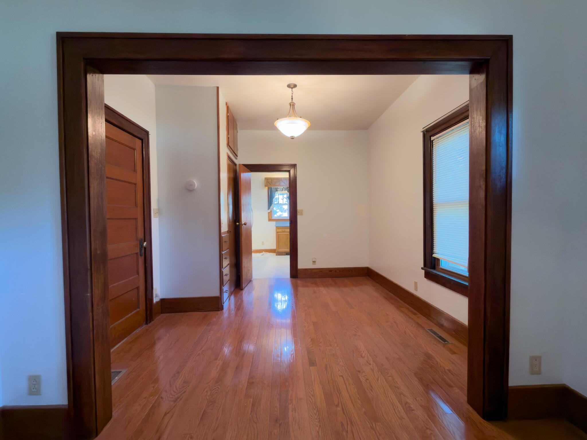 219 N Russell Avenue Property Photo 19