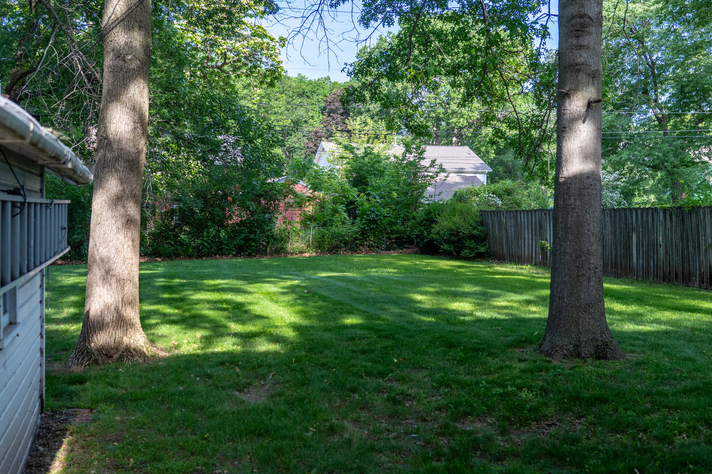 219 N Russell Avenue Property Photo 31