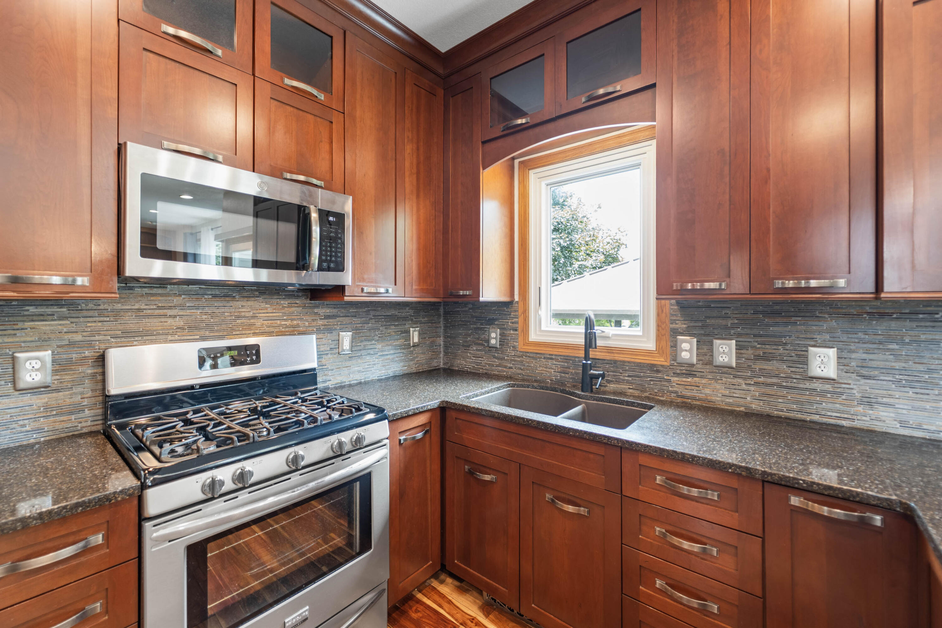 2904 Bayberry Road Property Photo 6