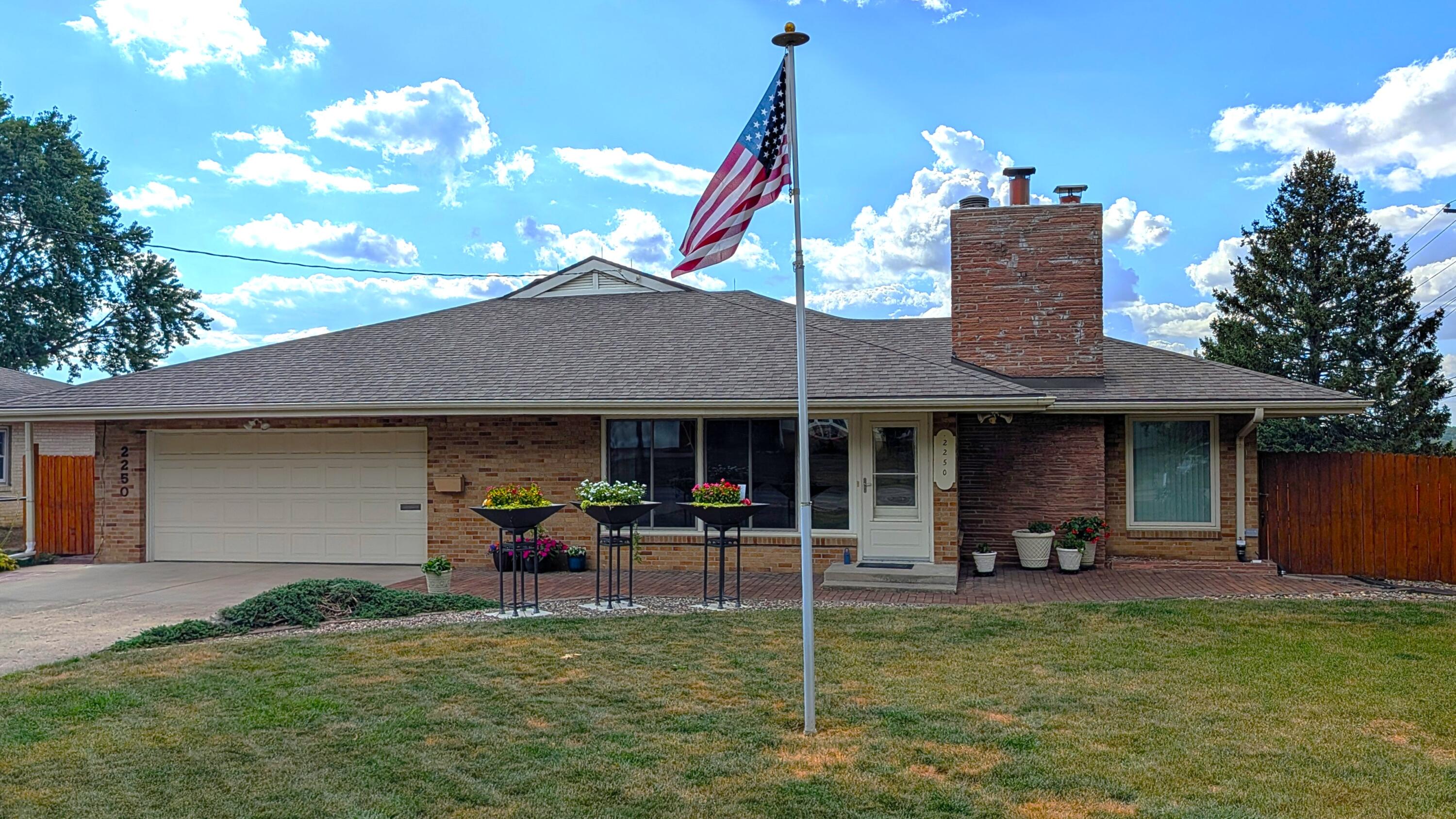 2250 70th Street Property Photo 3
