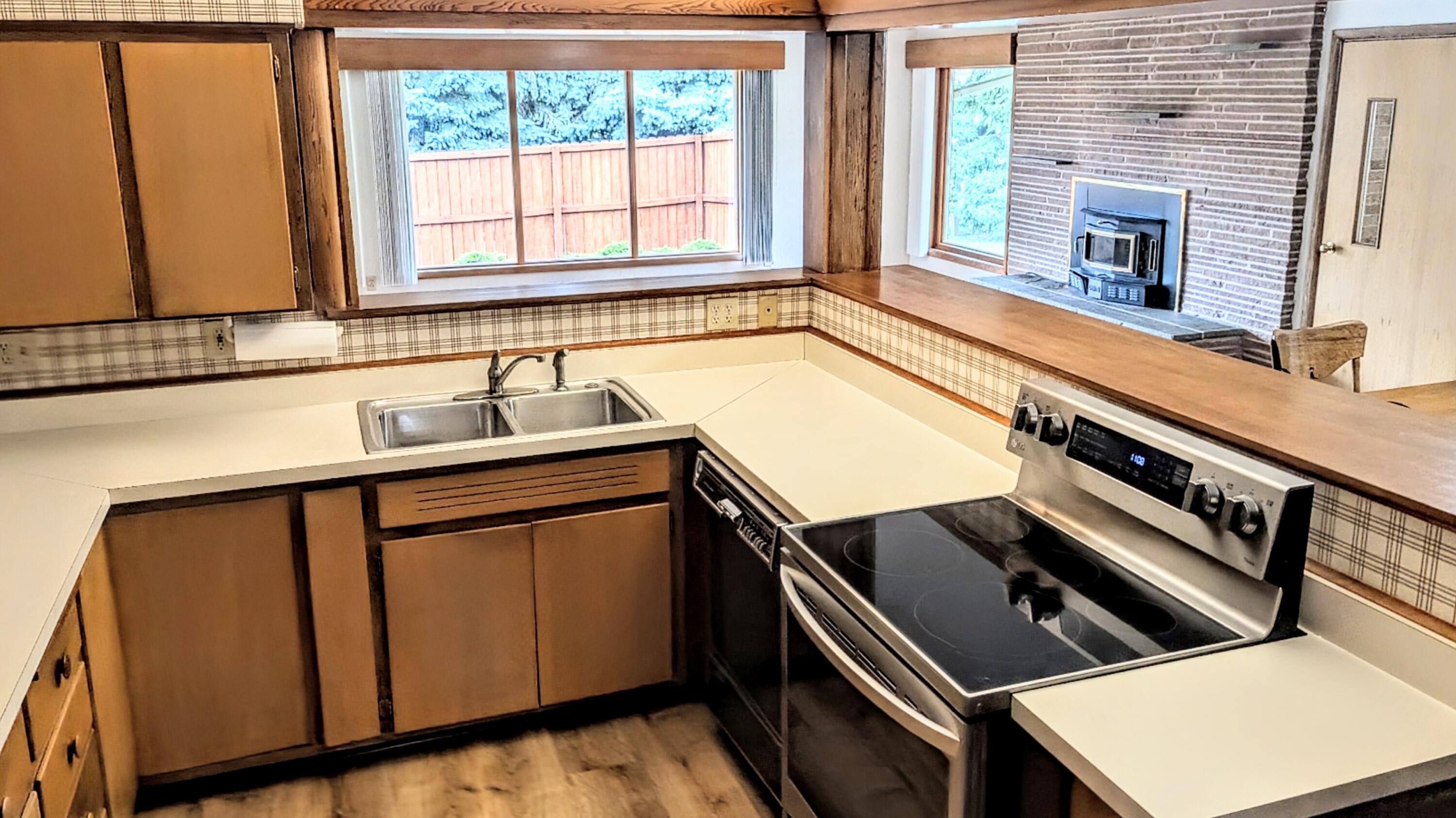 2250 70th Street Property Photo 11