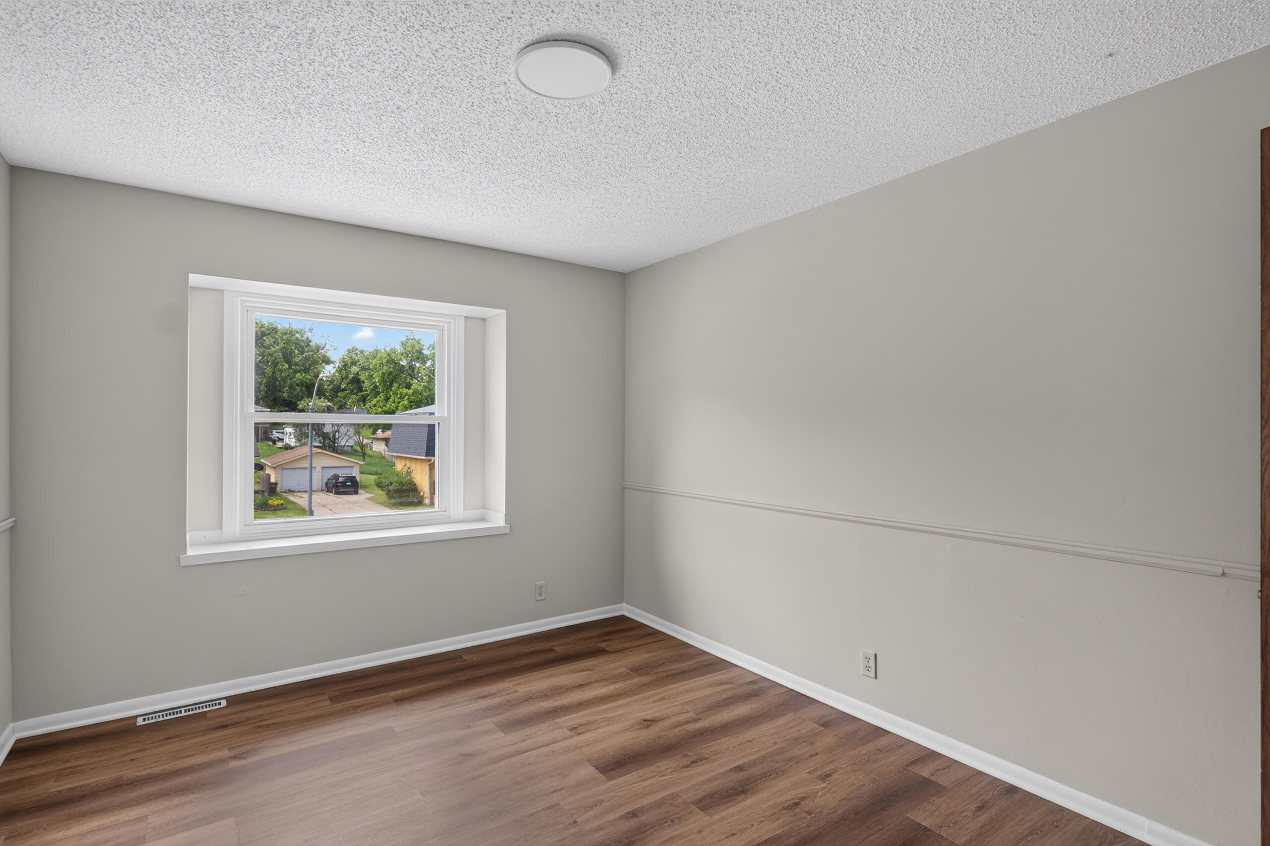 6717 Northwest Drive Property Photo 16