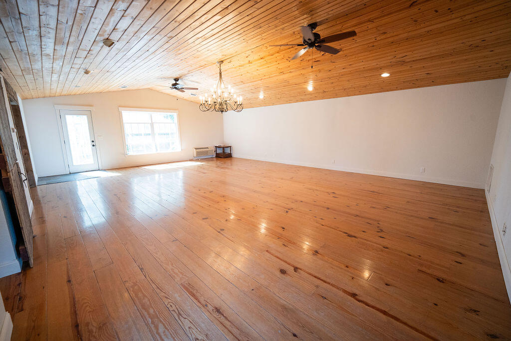 1448 Queen Avenue Property Photo 8