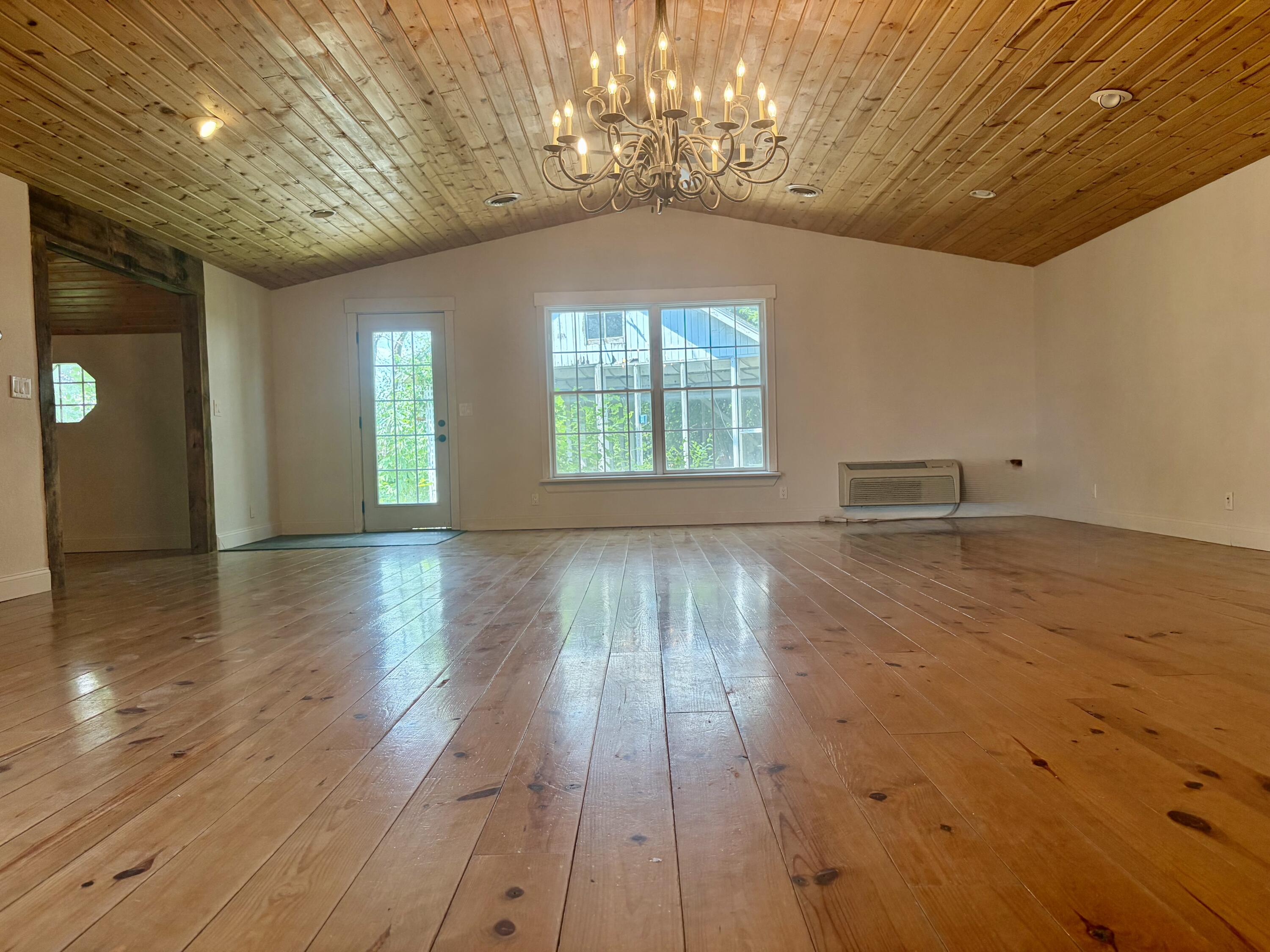 1448 Queen Avenue Property Photo 9
