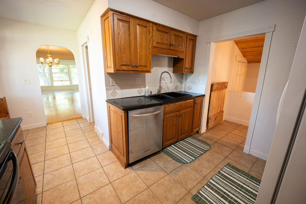 1448 Queen Avenue Property Photo 12