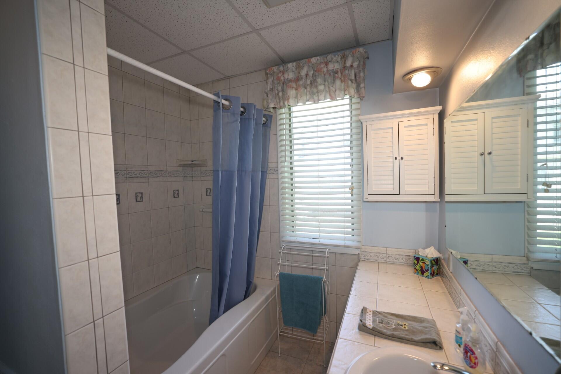 209 Linn Street Property Photo 22