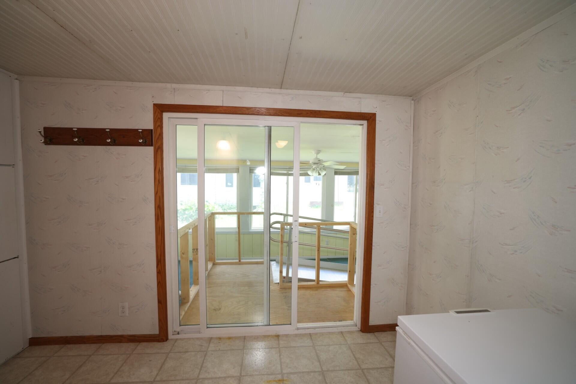 209 Linn Street Property Photo 24