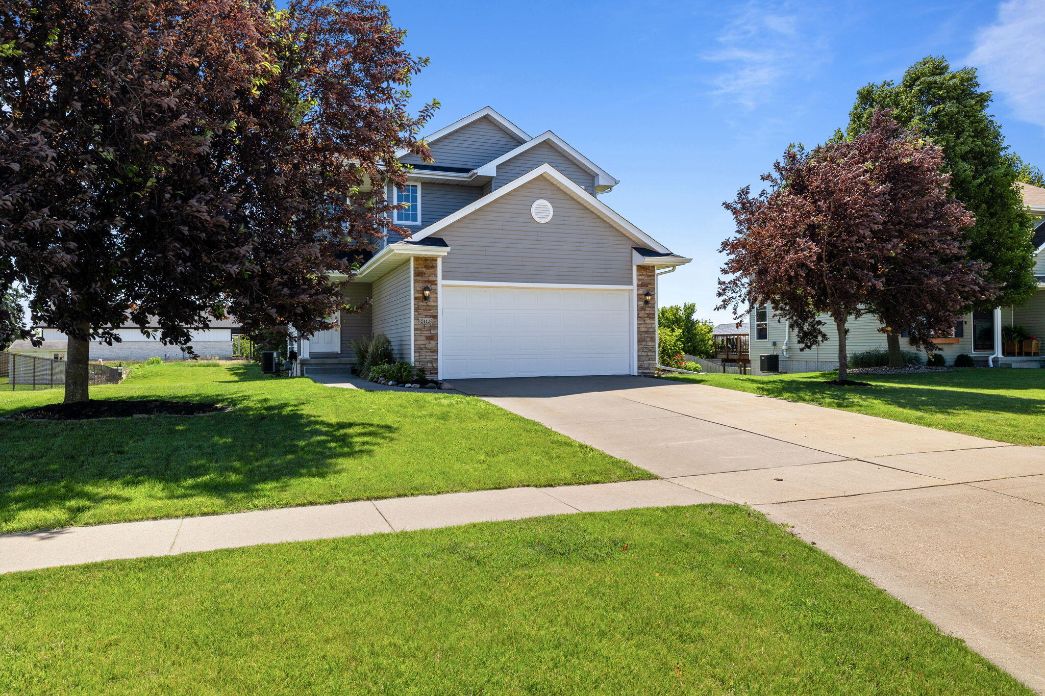 5113 Ne Ledgestone Court Property Photo 2