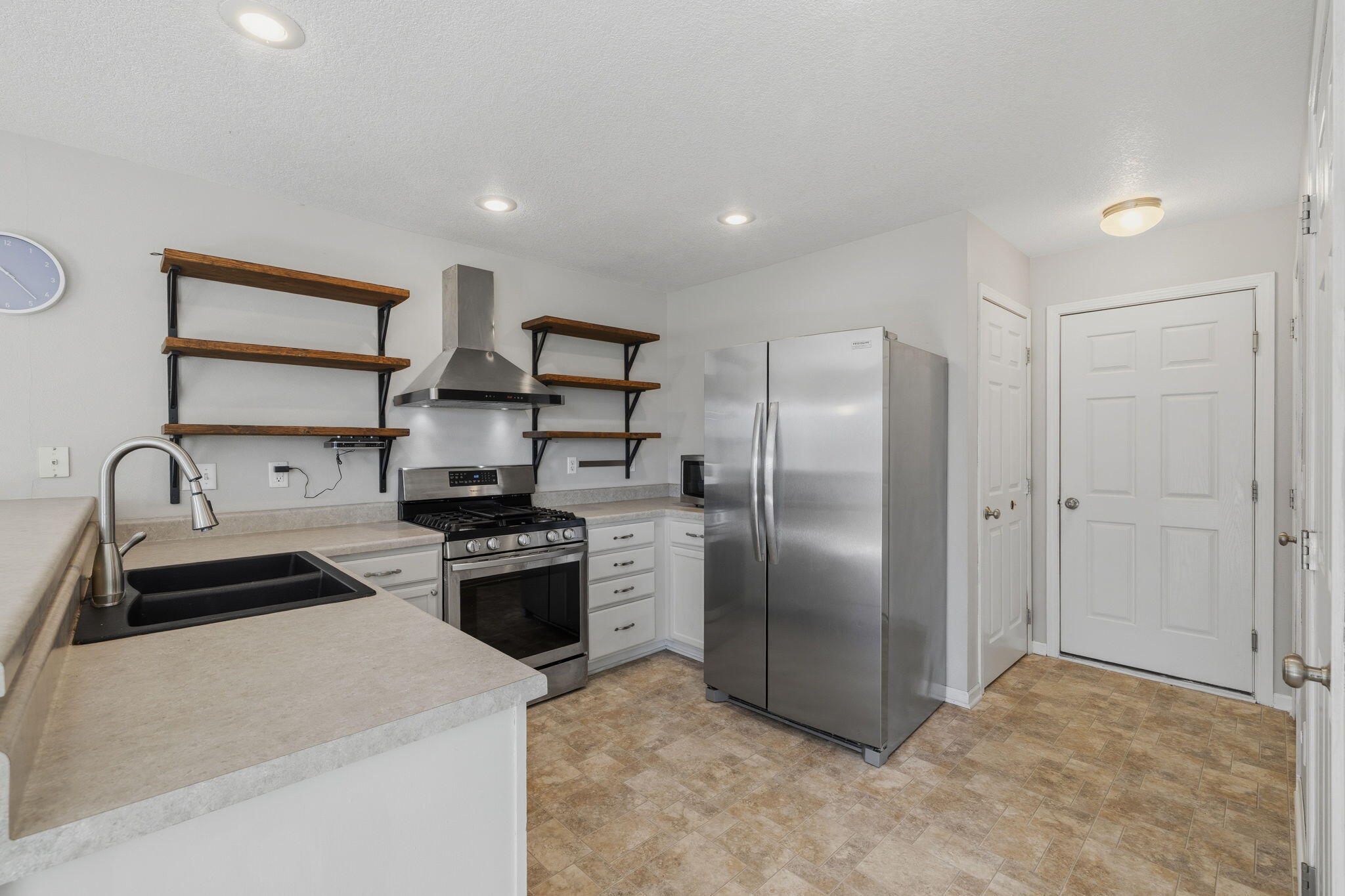 5113 Ne Ledgestone Court Property Photo 10