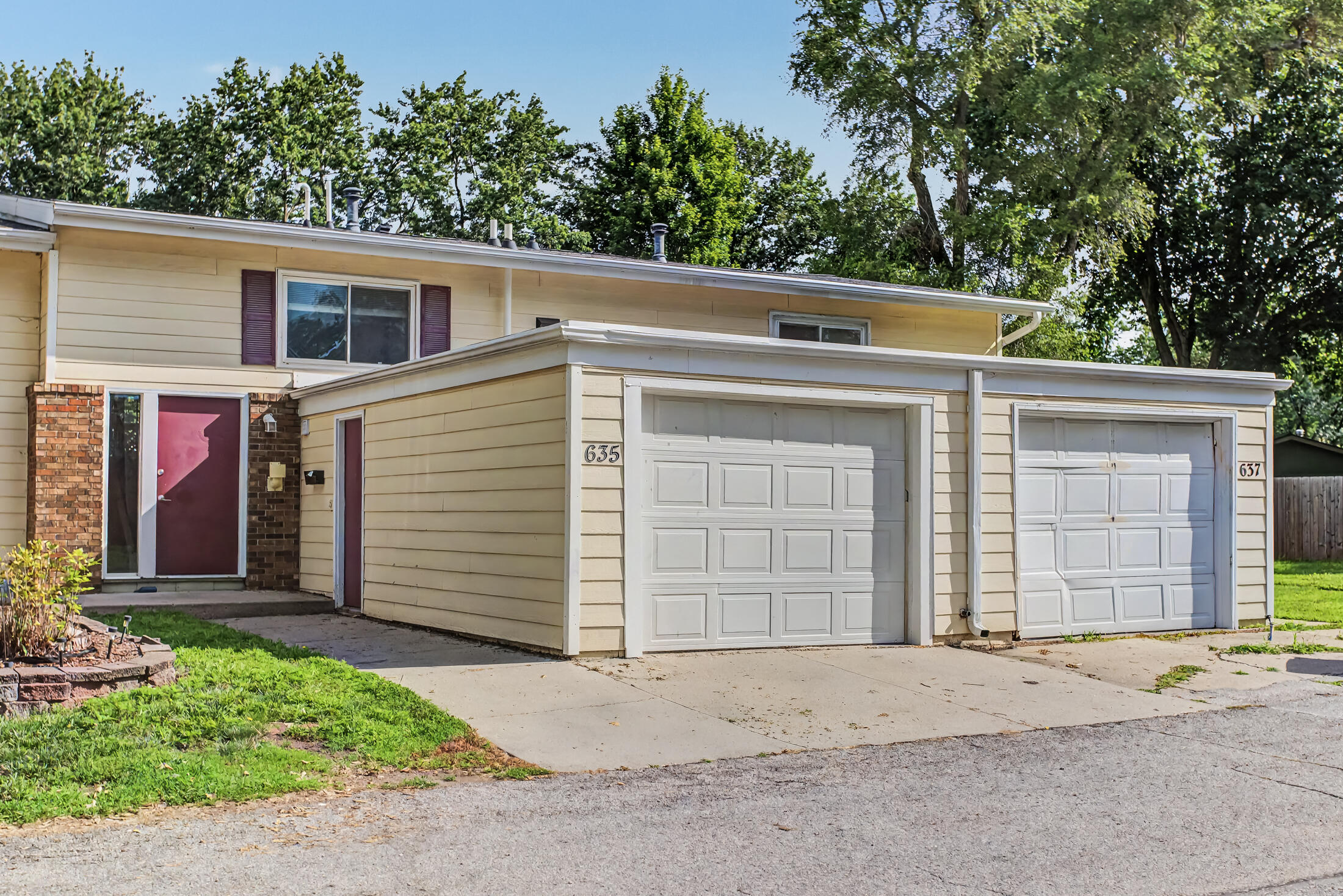 635 Meadow Place Property Photo 1
