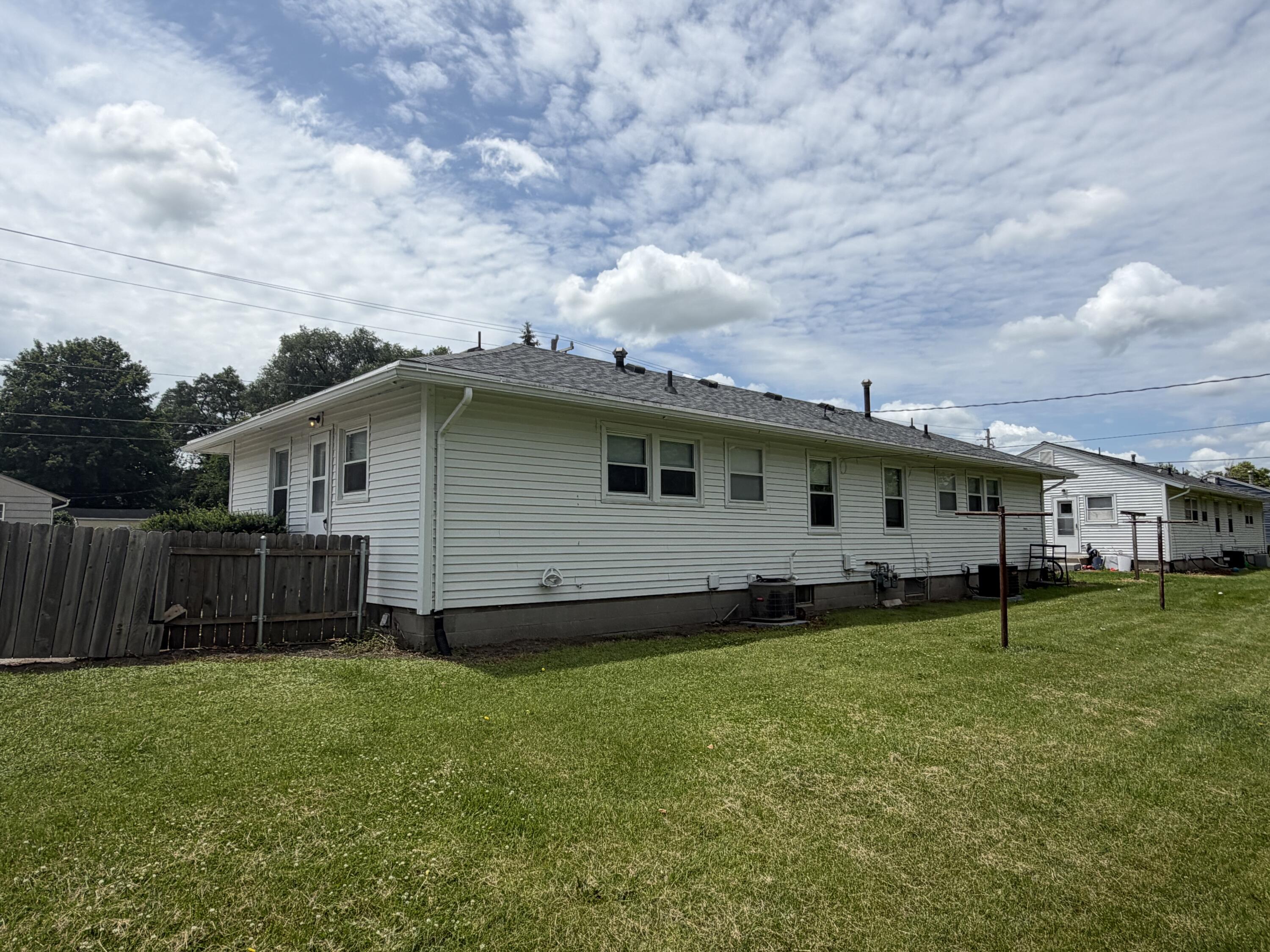 3523/3525 Tripp Street Property Photo 4