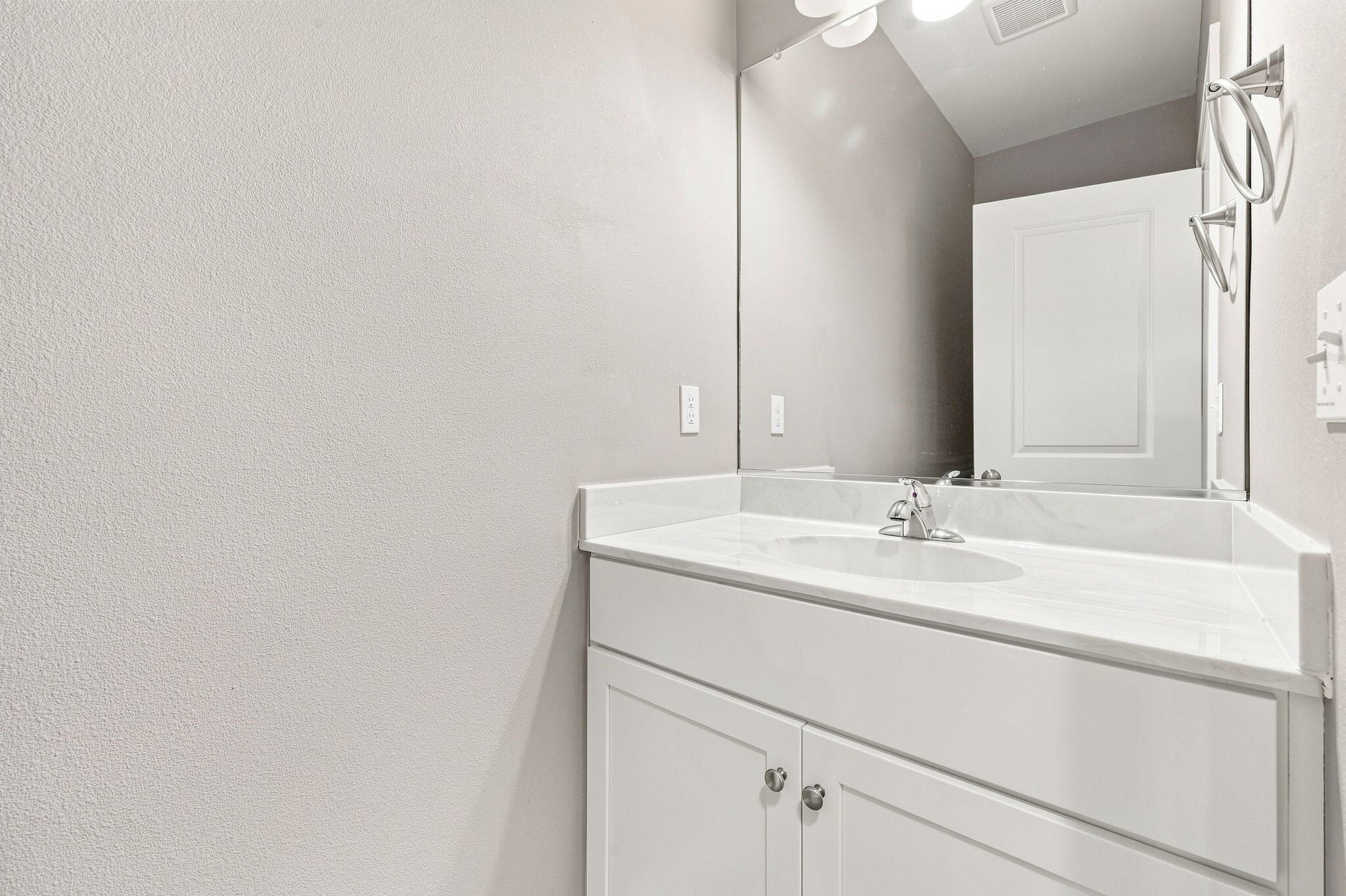 139 Wilder Place Property Photo 14